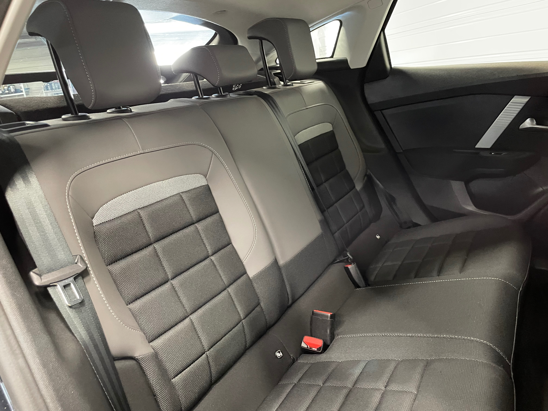 CITROEN C4 Hybride 145 ch e-DCS6 Plus
