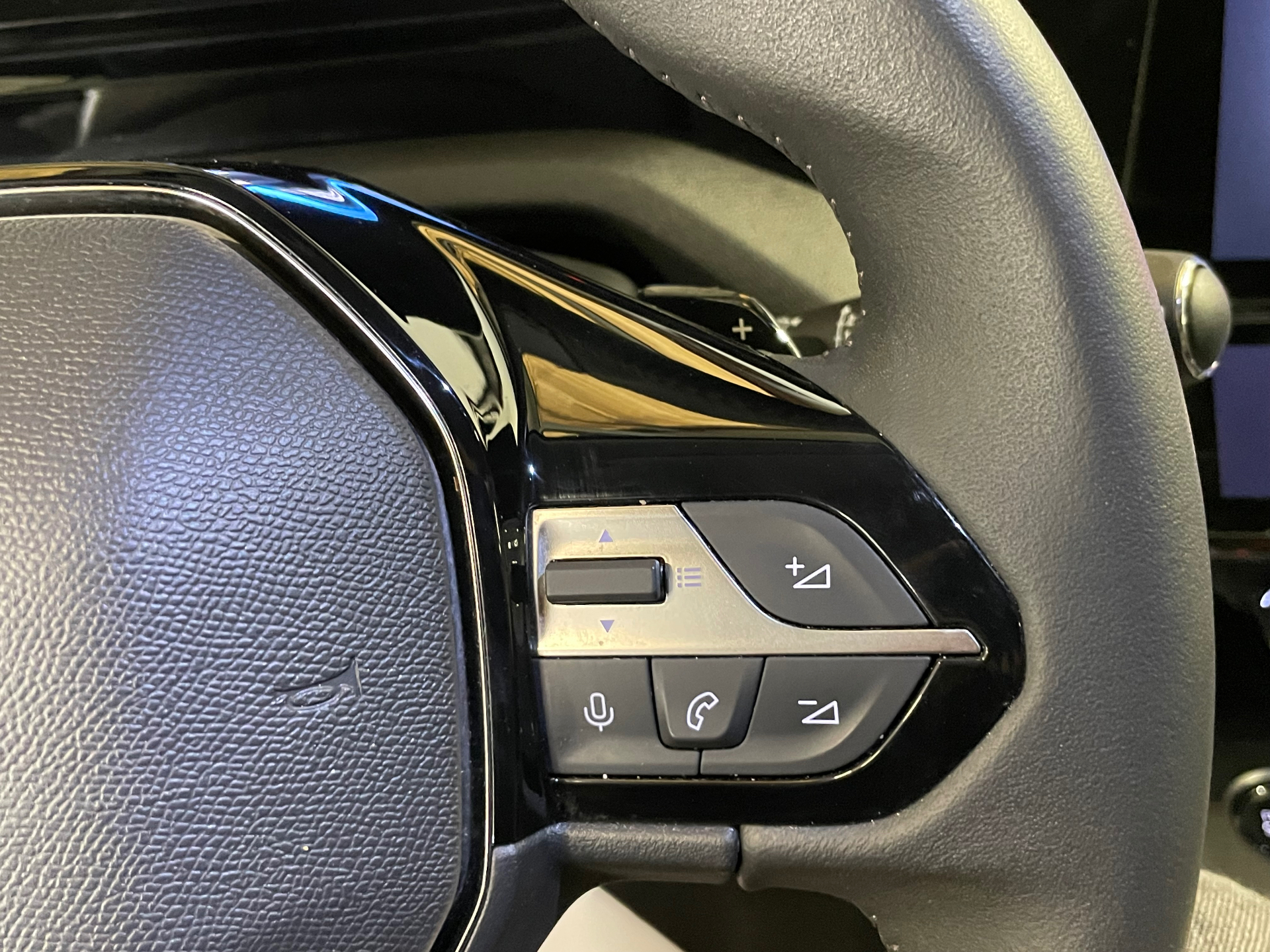 PEUGEOT 408 Hybrid 145 e-DCS6 Allure