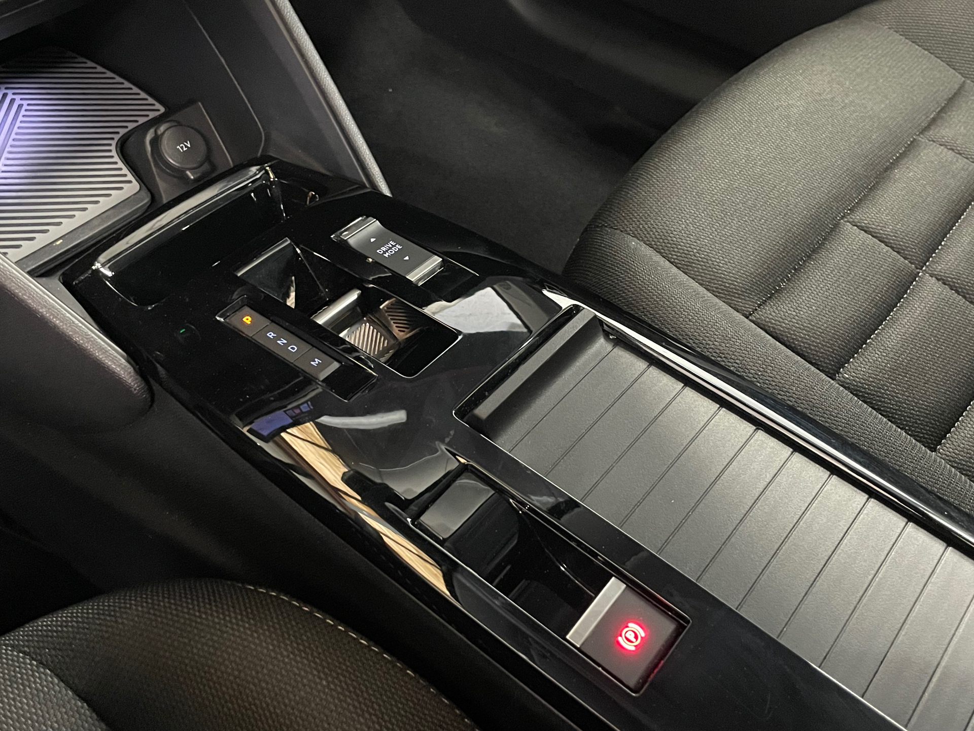 CITROEN C4 Hybride 145 ch e-DCS6 Plus