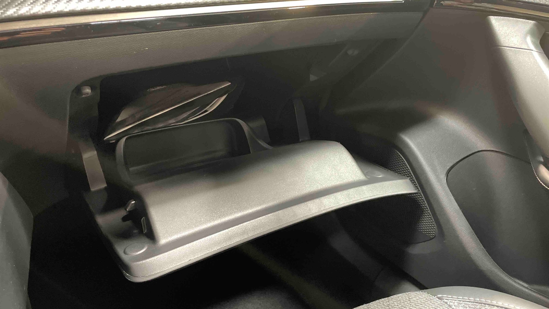 PEUGEOT 2008 Hybrid 145 e-DCS6 Allure
