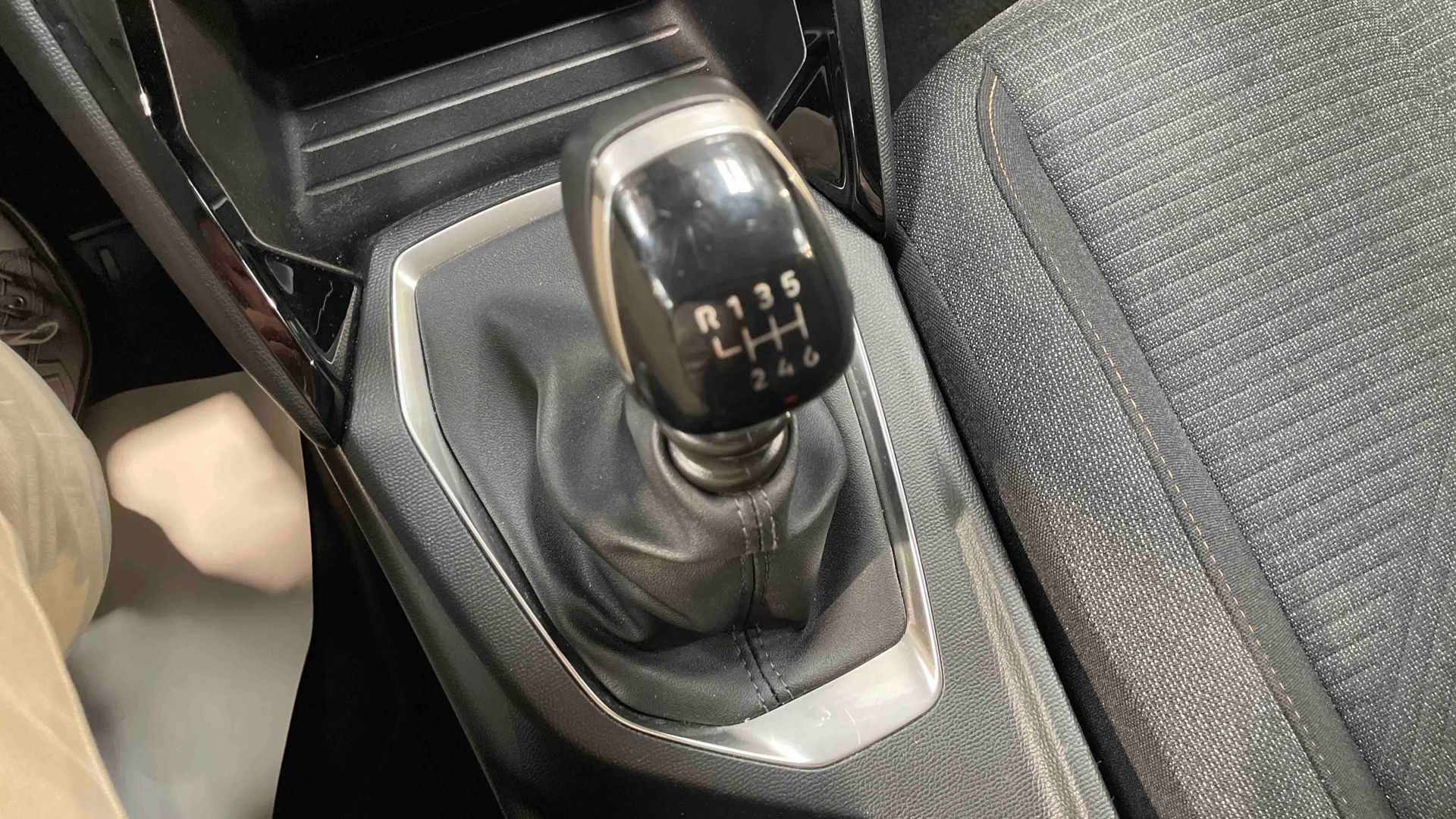 PEUGEOT 208 100 S&S BVM6 Style