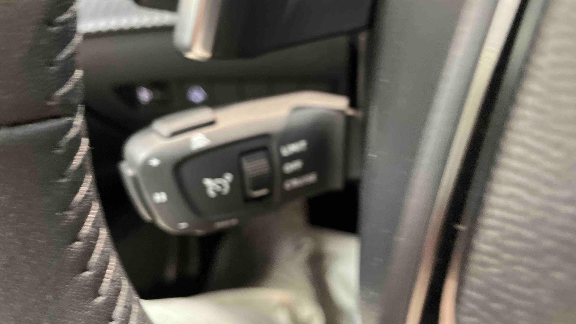 PEUGEOT 2008 Hybrid 145 e-DCS6 Allure