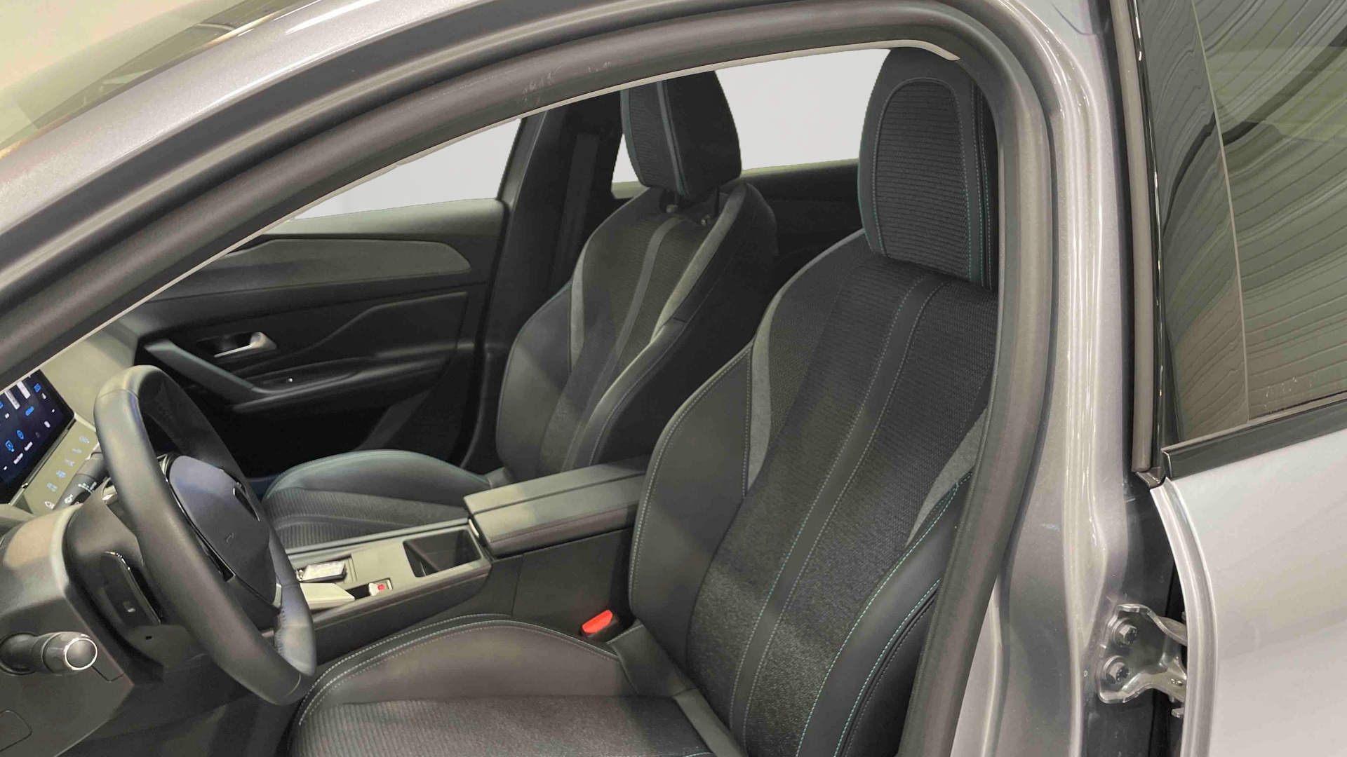 PEUGEOT 308 Hybrid 136 e-DCS6 Allure