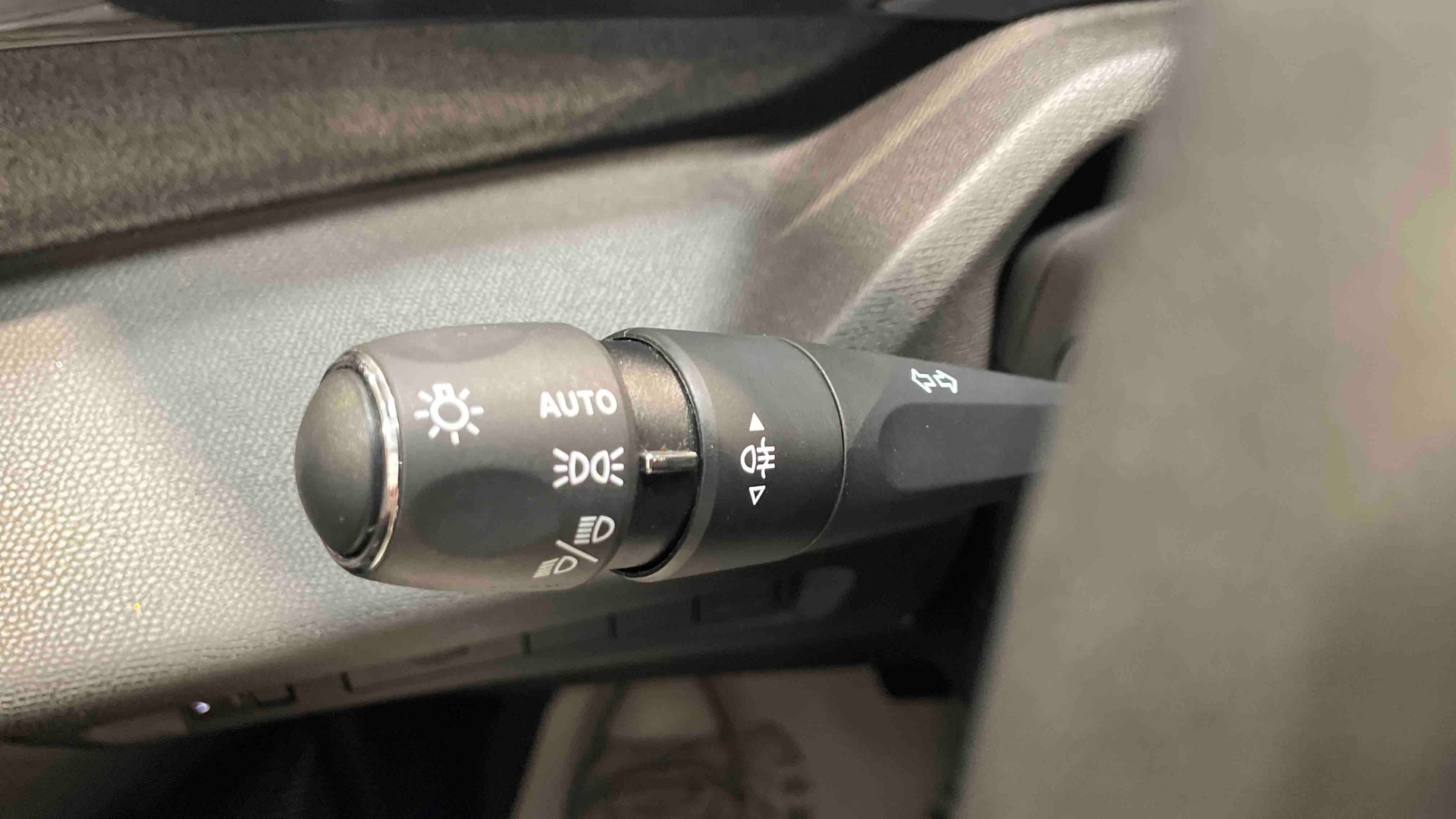 PEUGEOT 308 Hybrid 145 e-DCS6 Allure