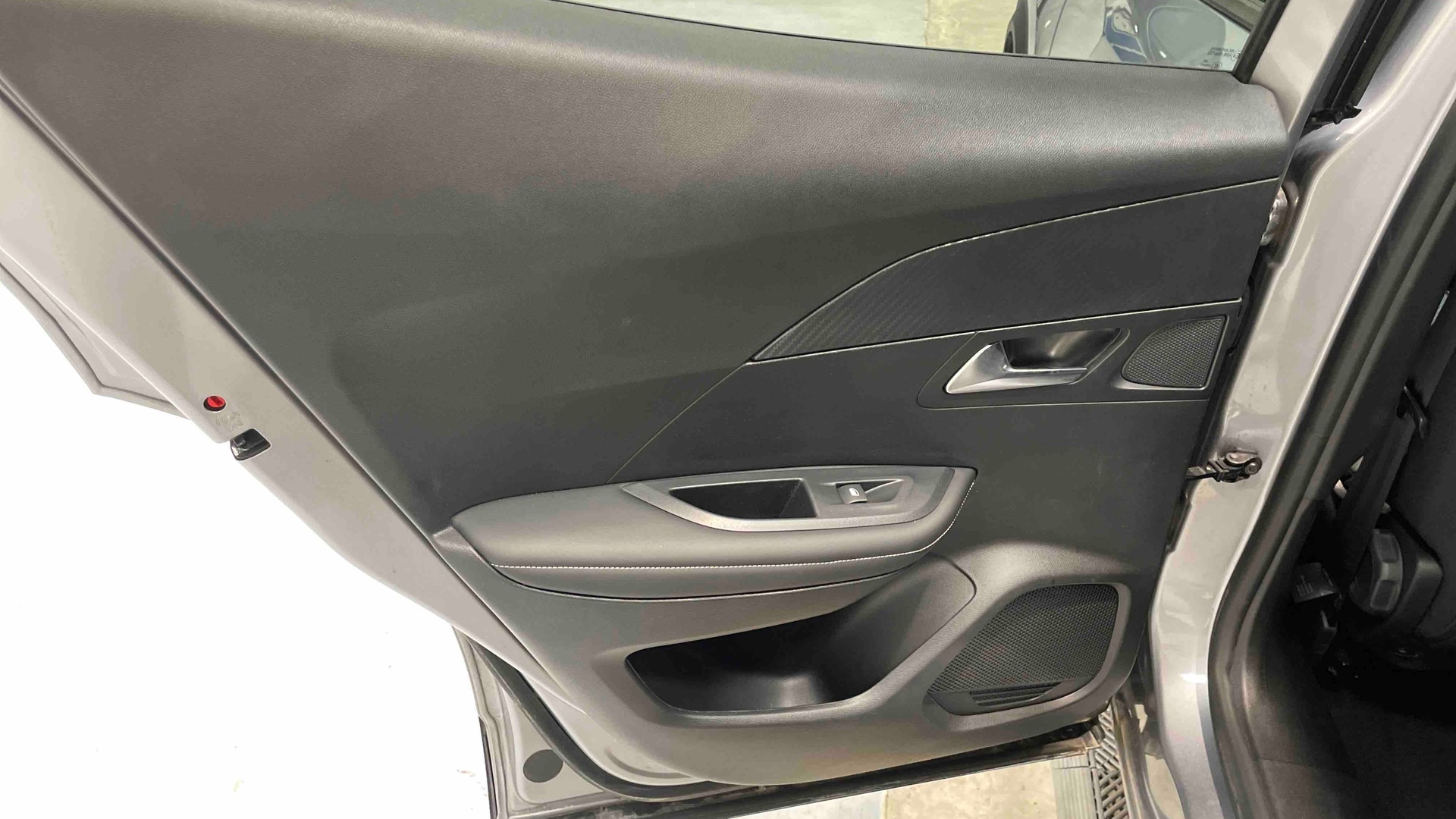 PEUGEOT 2008 Hybrid 145 e-DCS6 Allure