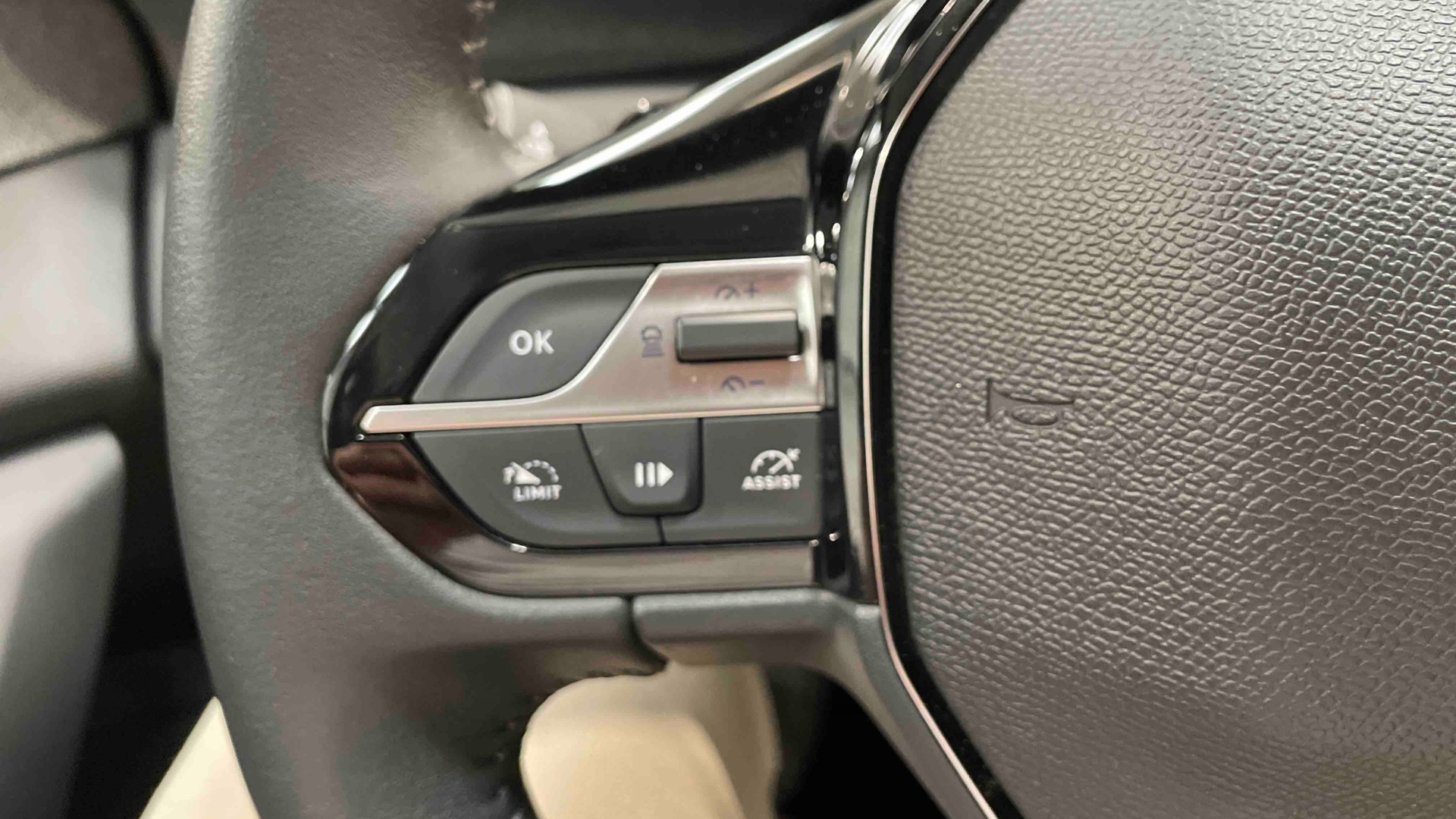 PEUGEOT 308 BlueHDi 130ch S&S EAT8 Allure - 5P