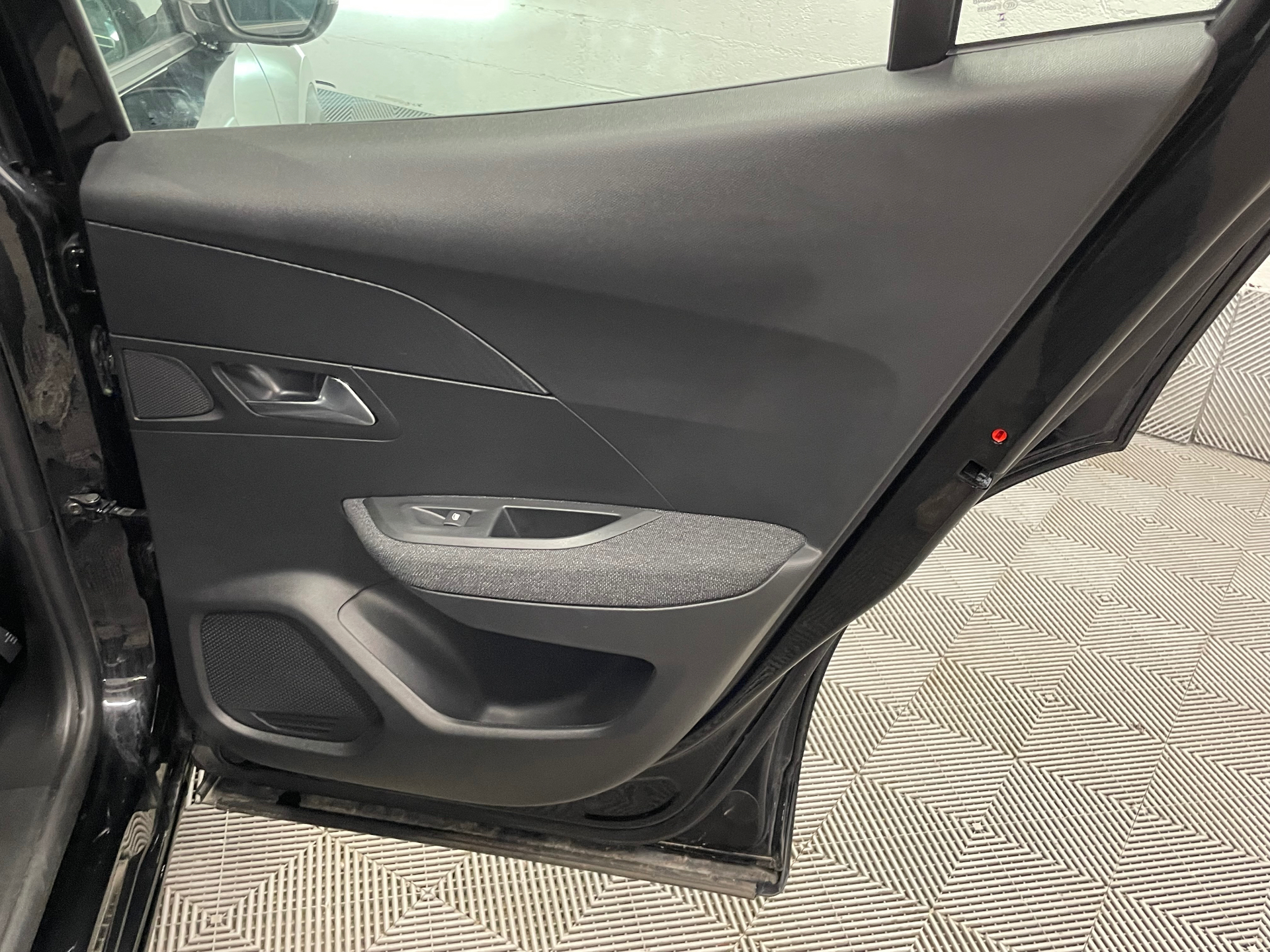 PEUGEOT 2008 Hybrid 145 e-DCS6 Style