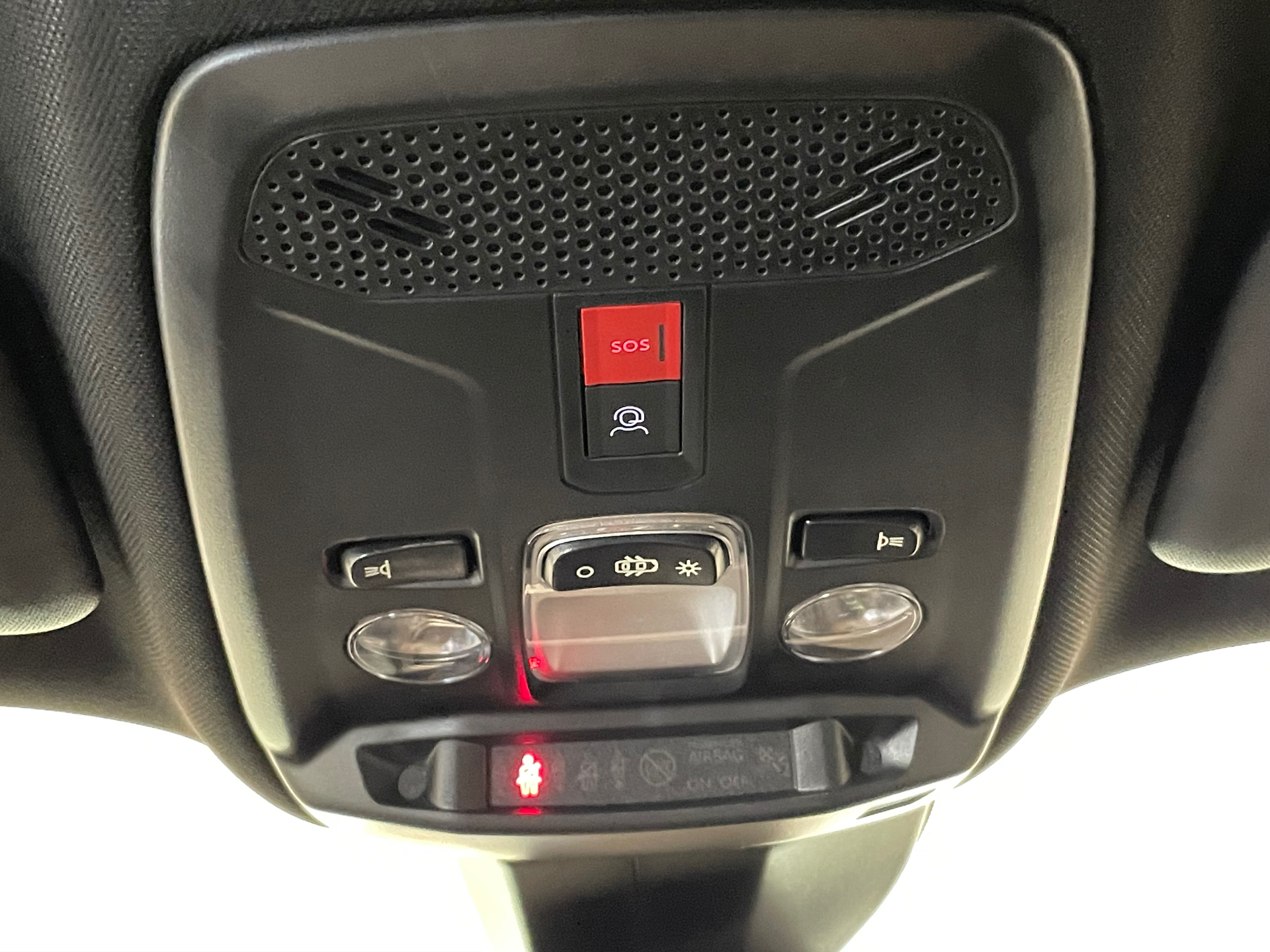 PEUGEOT 2008 Hybrid 145 e-DCS6 Style