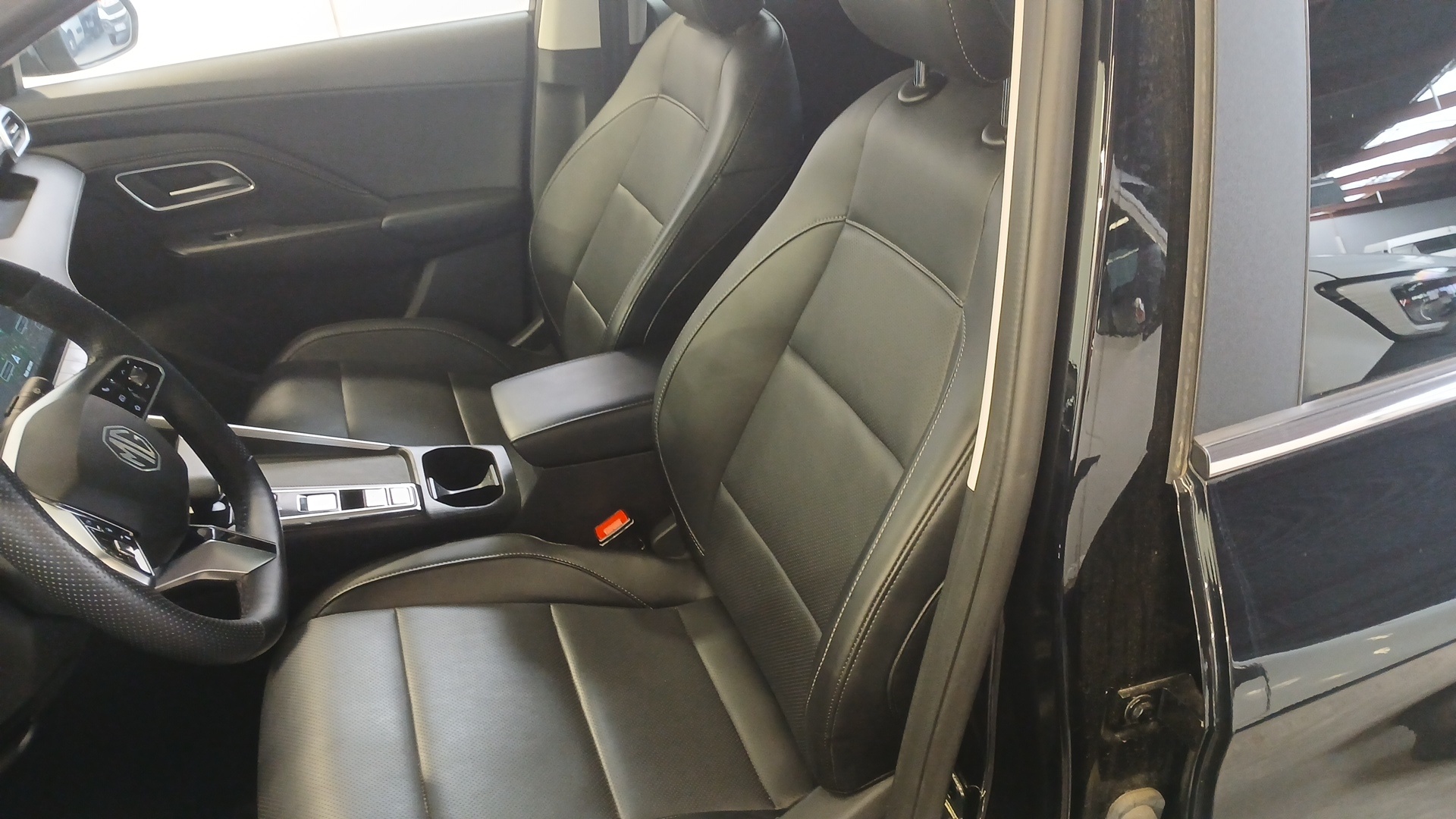 MG ZS 1.5 L Hybrid+ 197 ch Luxury