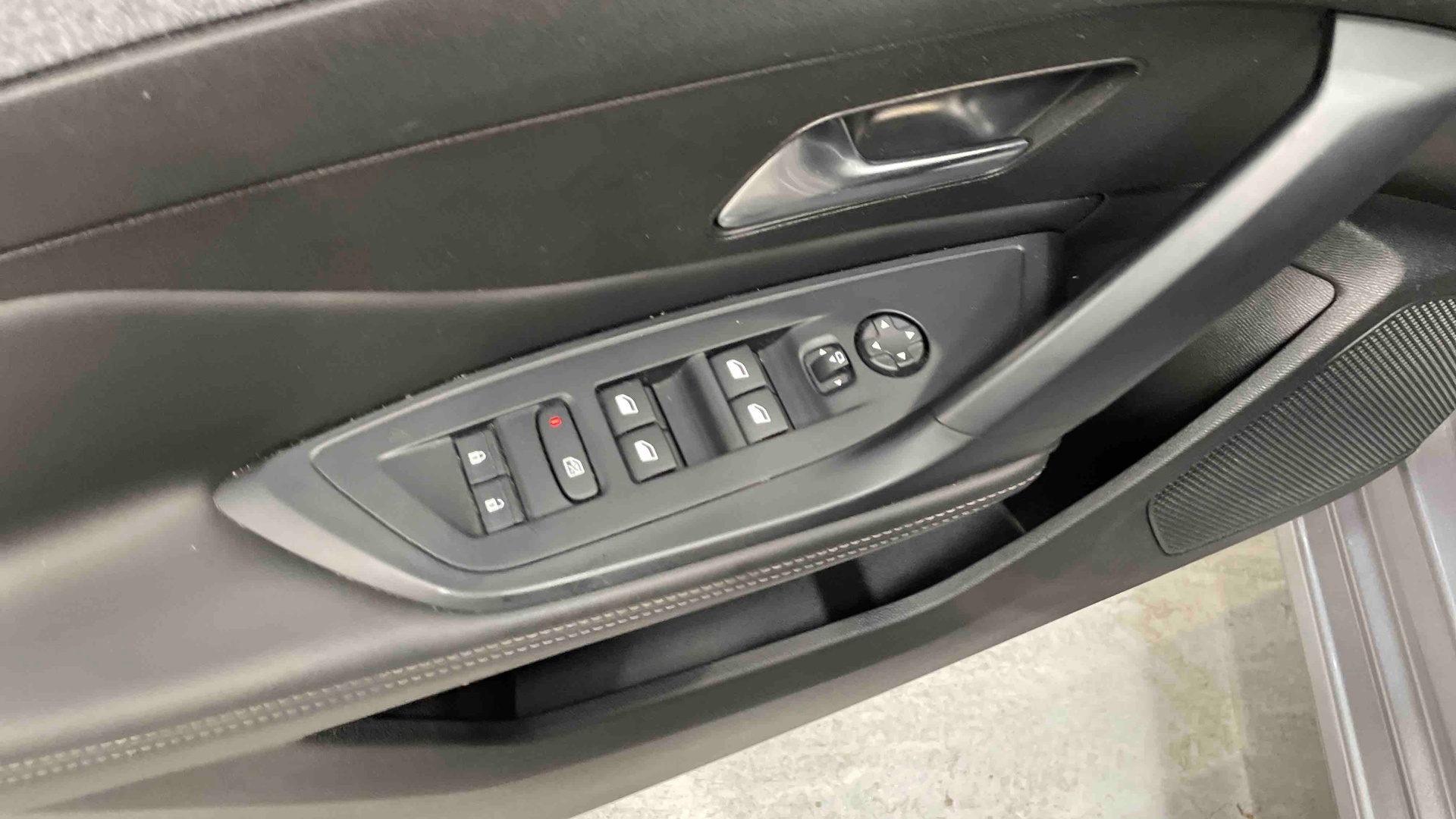 PEUGEOT 308 PHEV 180 e-EAT8 Allure Pack - 5P