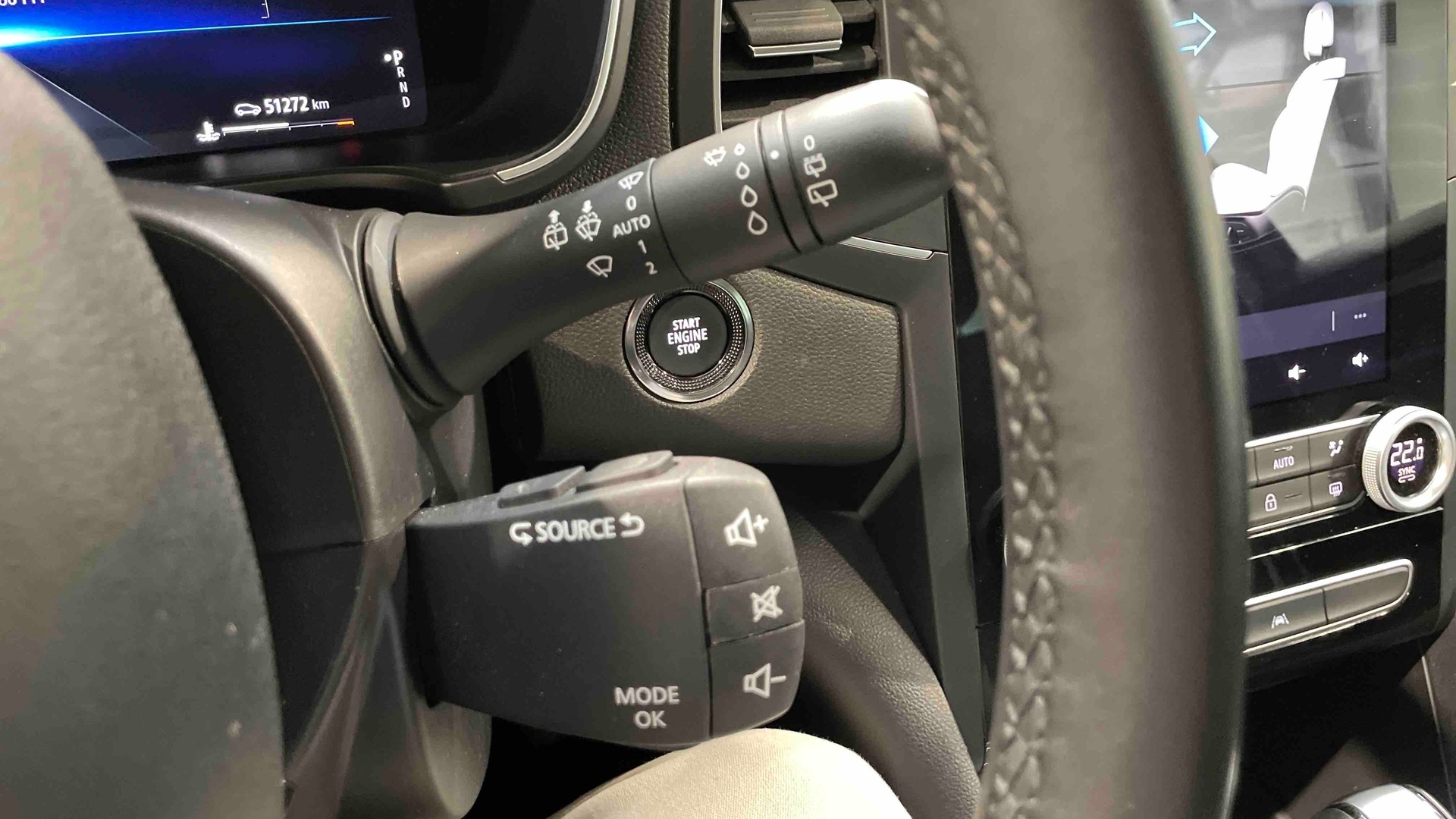 RENAULT MEGANE IV BERLINE TCe 140 EDC Techno