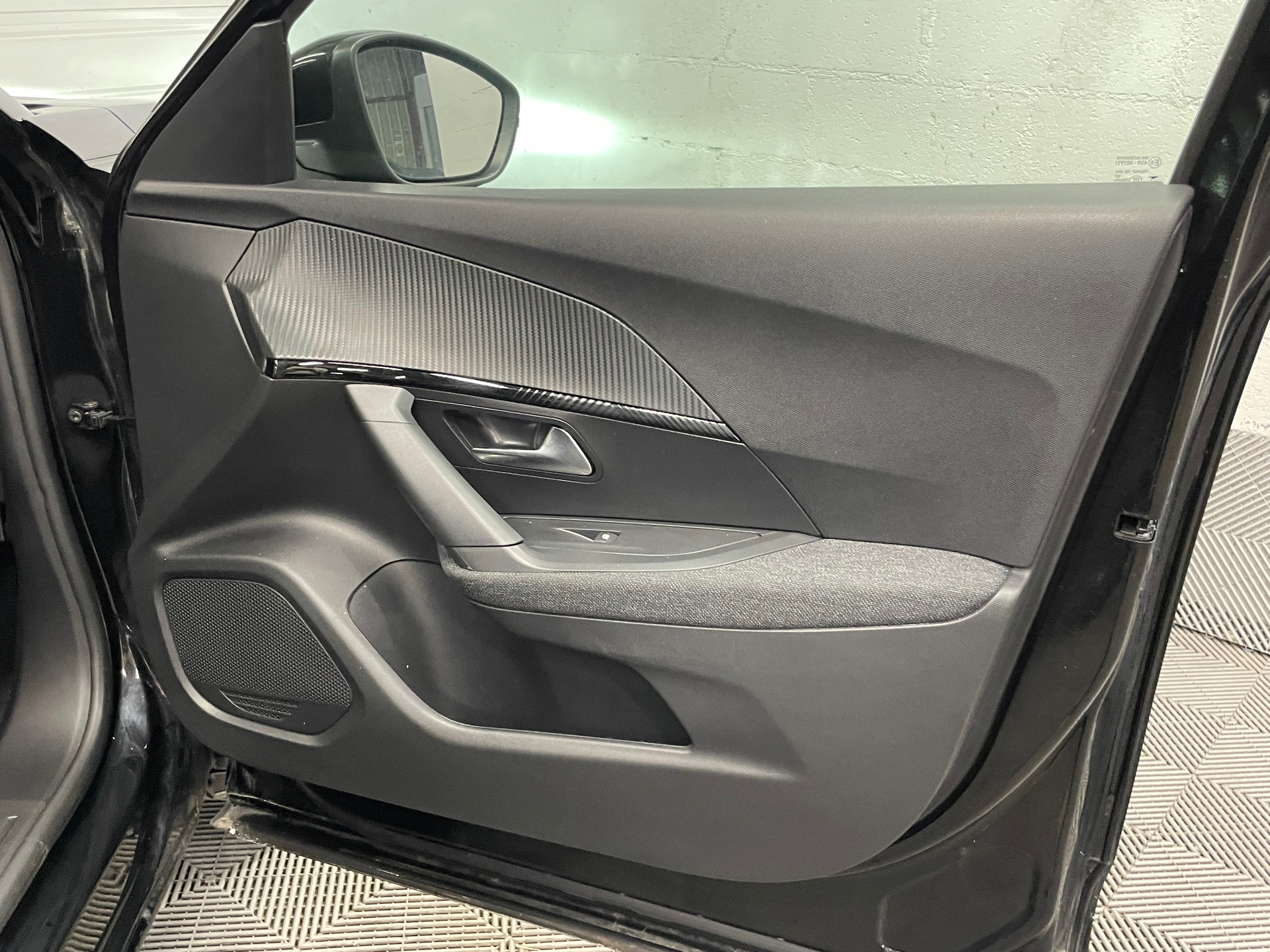 PEUGEOT 2008 Hybrid 145 e-DCS6 Style