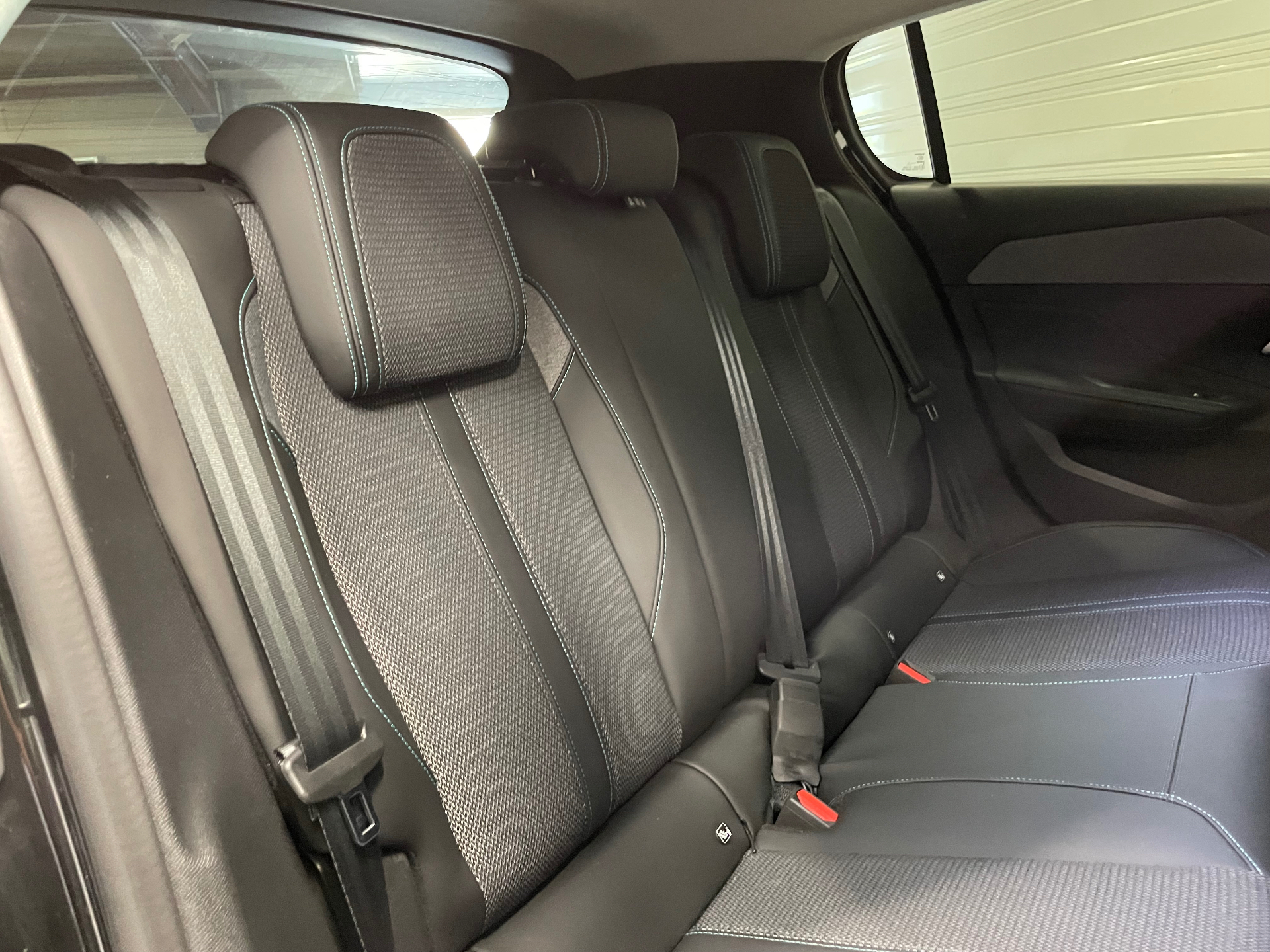 PEUGEOT 308 Hybrid 136 e-DCS6 Allure