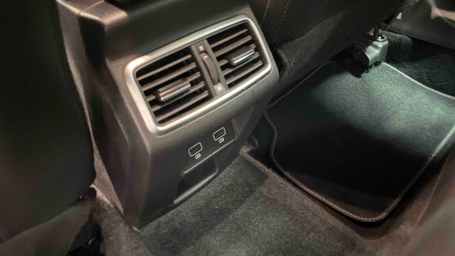 RENAULT MEGANE IV ESTATE TCe 140 EDC Techno