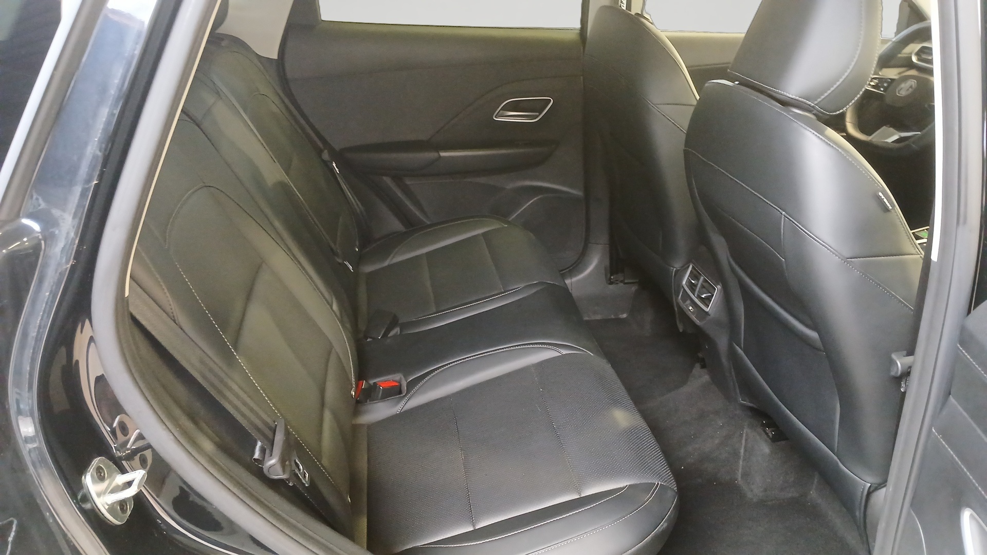 MG ZS 1.5 L Hybrid+ 197 ch Luxury