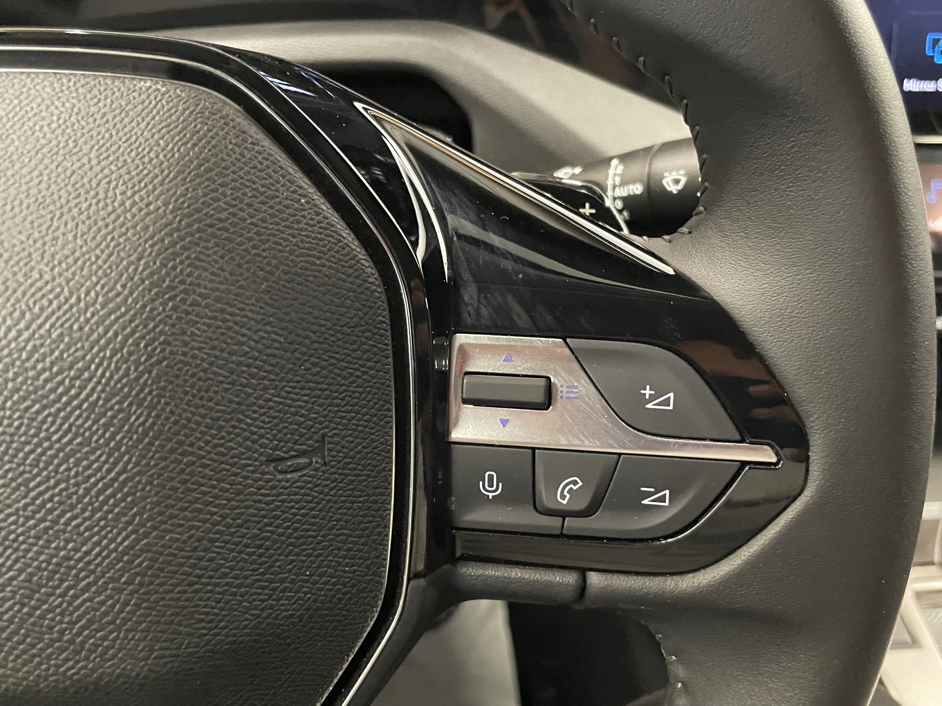 PEUGEOT 308 Hybrid 136 e-DCS6 Allure