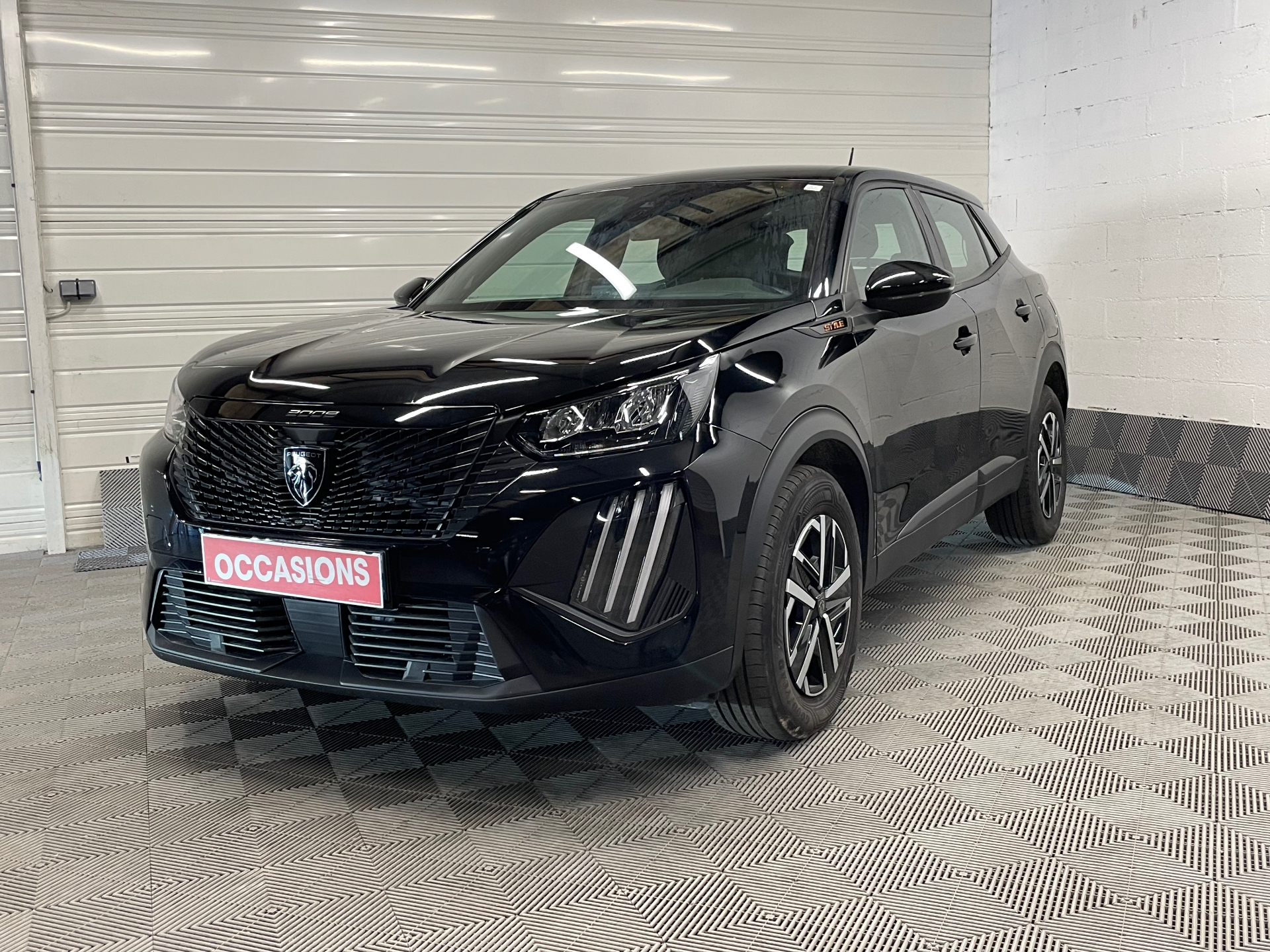 PEUGEOT 2008 Hybrid 145 e-DCS6 Style