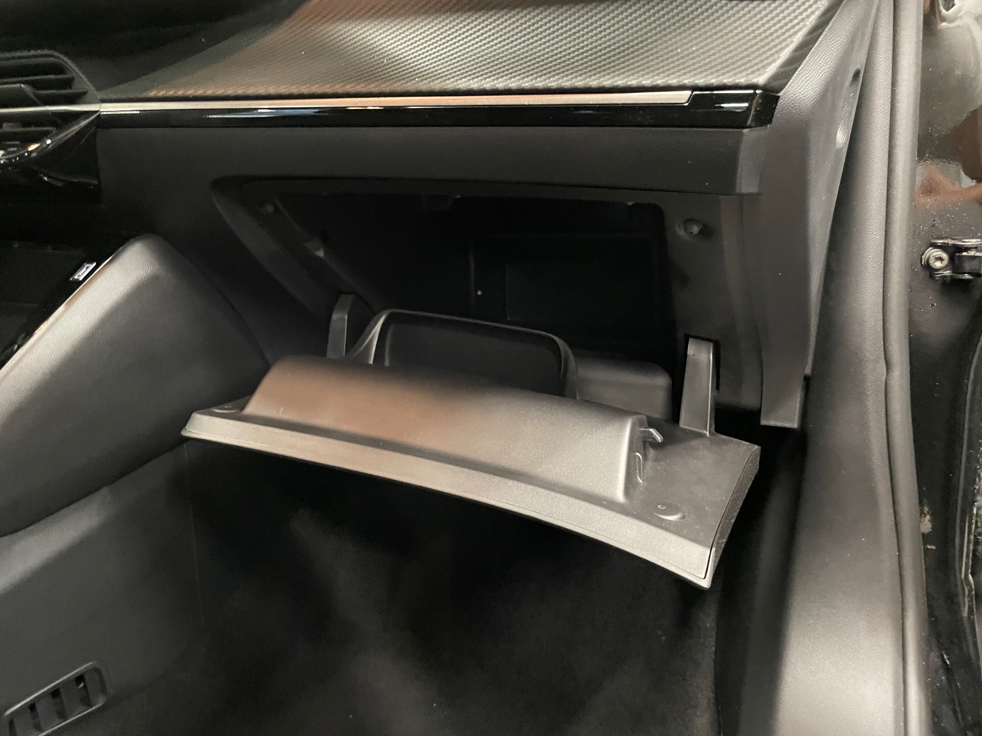 PEUGEOT 2008 Hybrid 145 e-DCS6 Style