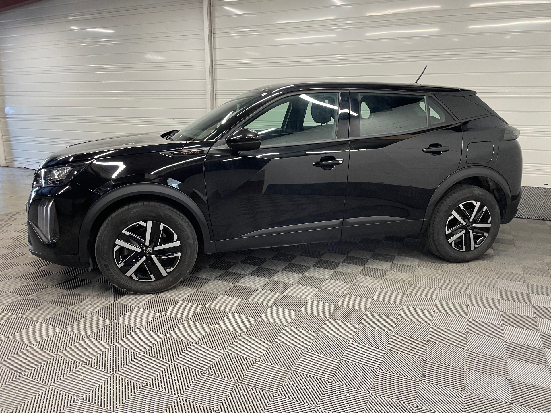 PEUGEOT 2008 Hybrid 145 e-DCS6 Style