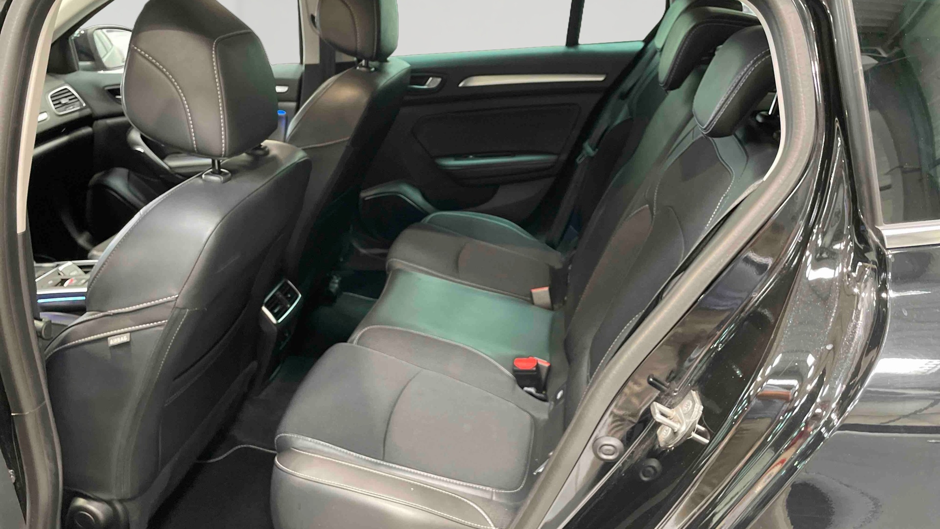 RENAULT MEGANE IV ESTATE TCe 140 EDC Techno