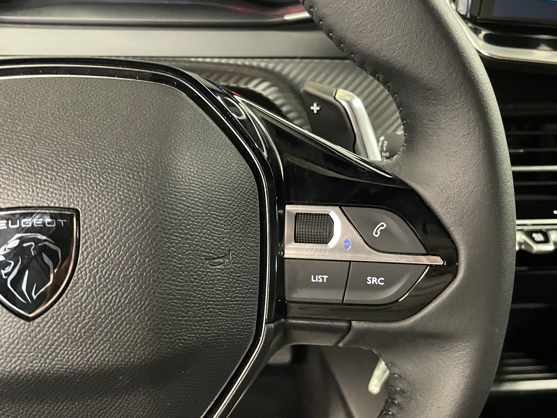 PEUGEOT 2008 Hybrid 145 e-DCS6 Style