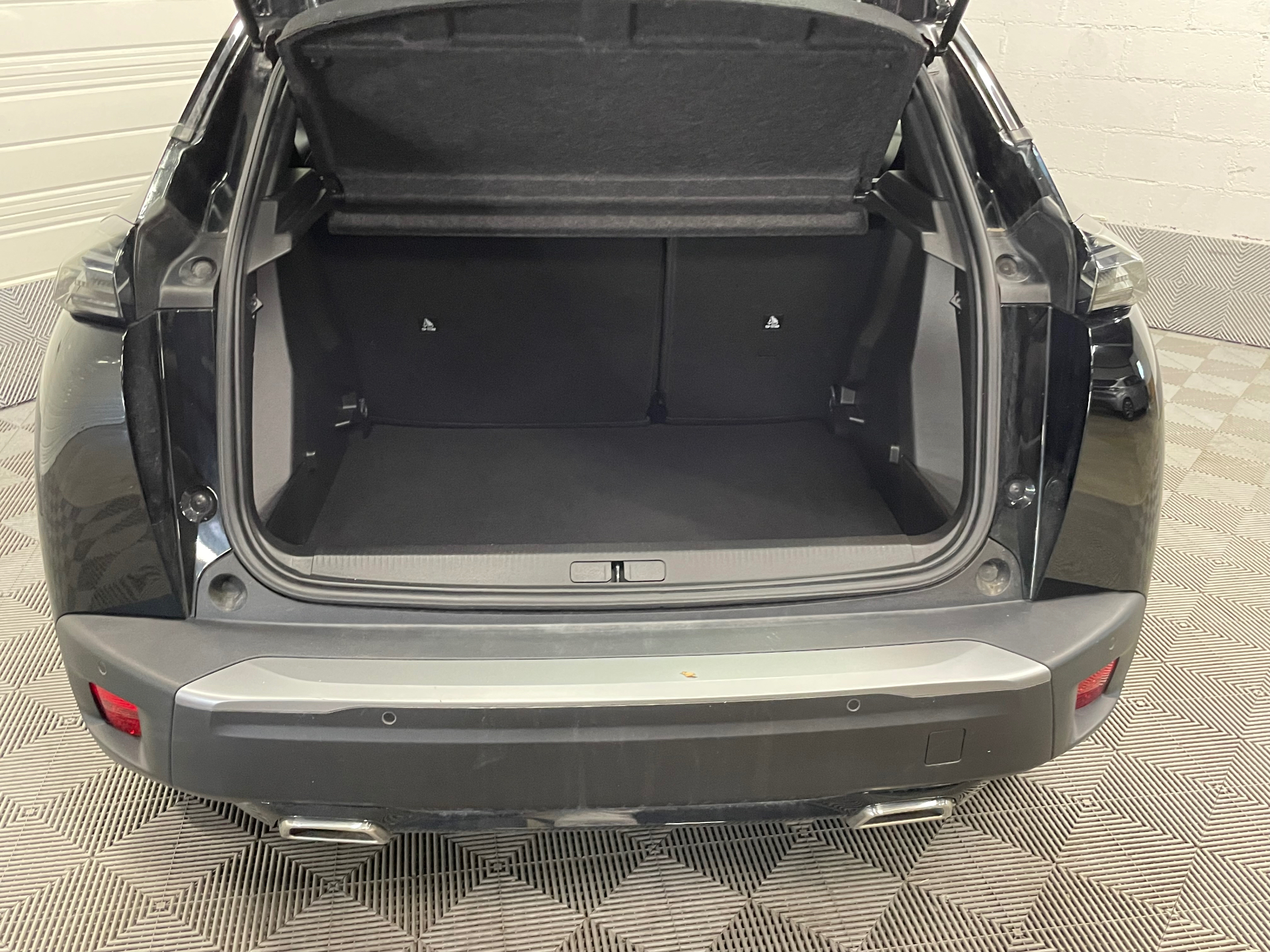 PEUGEOT 2008 Hybrid 145 e-DCS6 Style