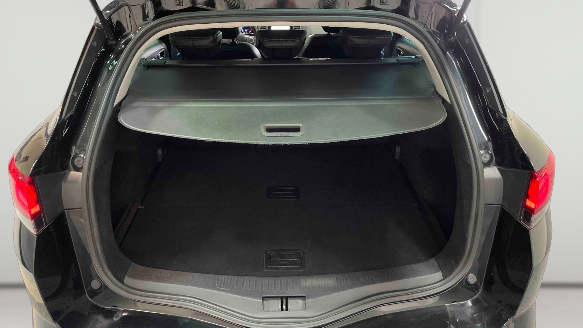 RENAULT MEGANE IV ESTATE TCe 140 EDC Techno