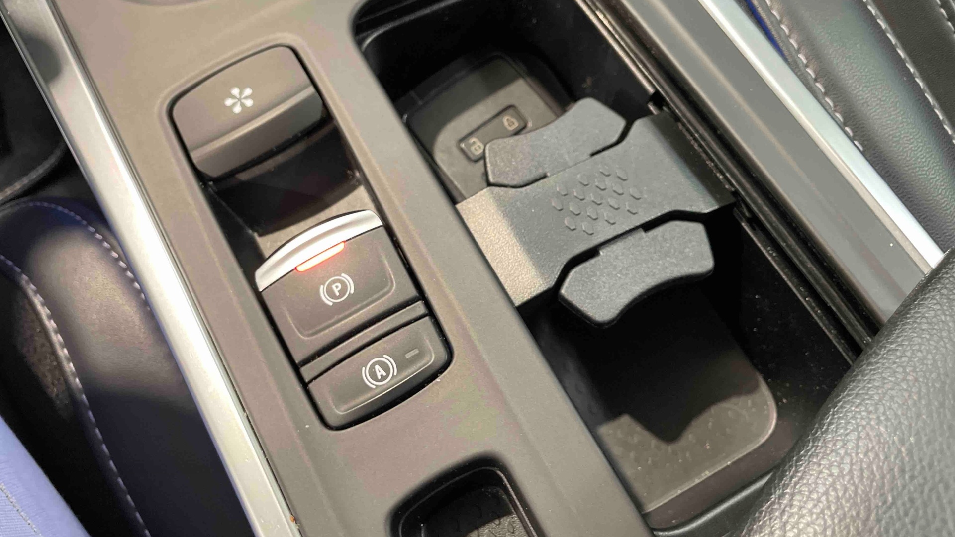 RENAULT MEGANE IV ESTATE TCe 140 EDC Techno