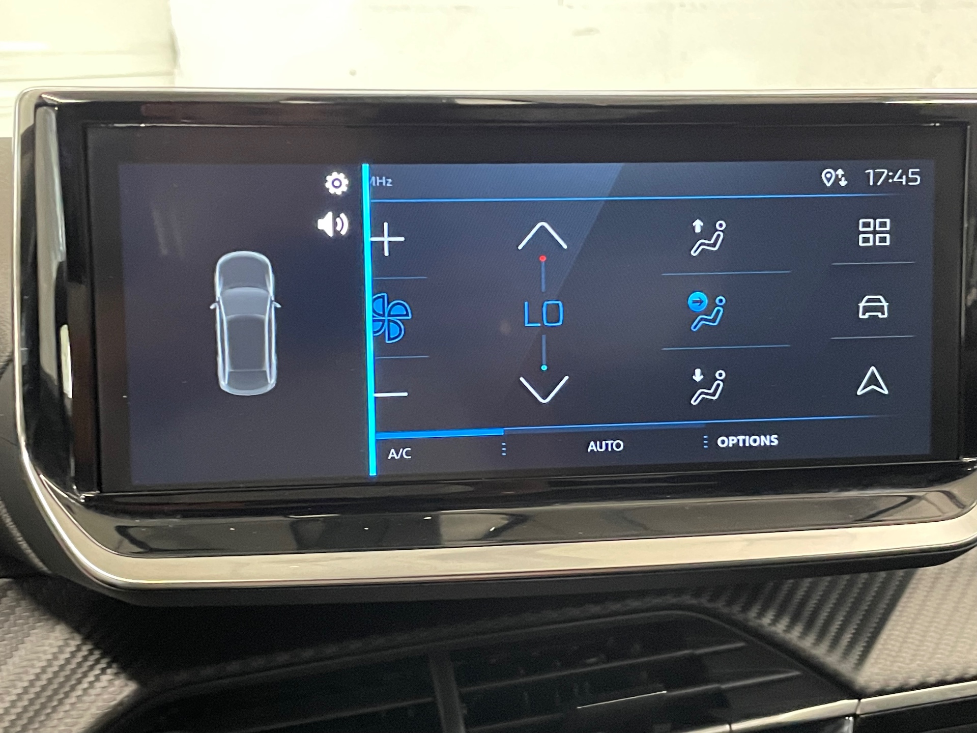 PEUGEOT 2008 Hybrid 145 e-DCS6 Style