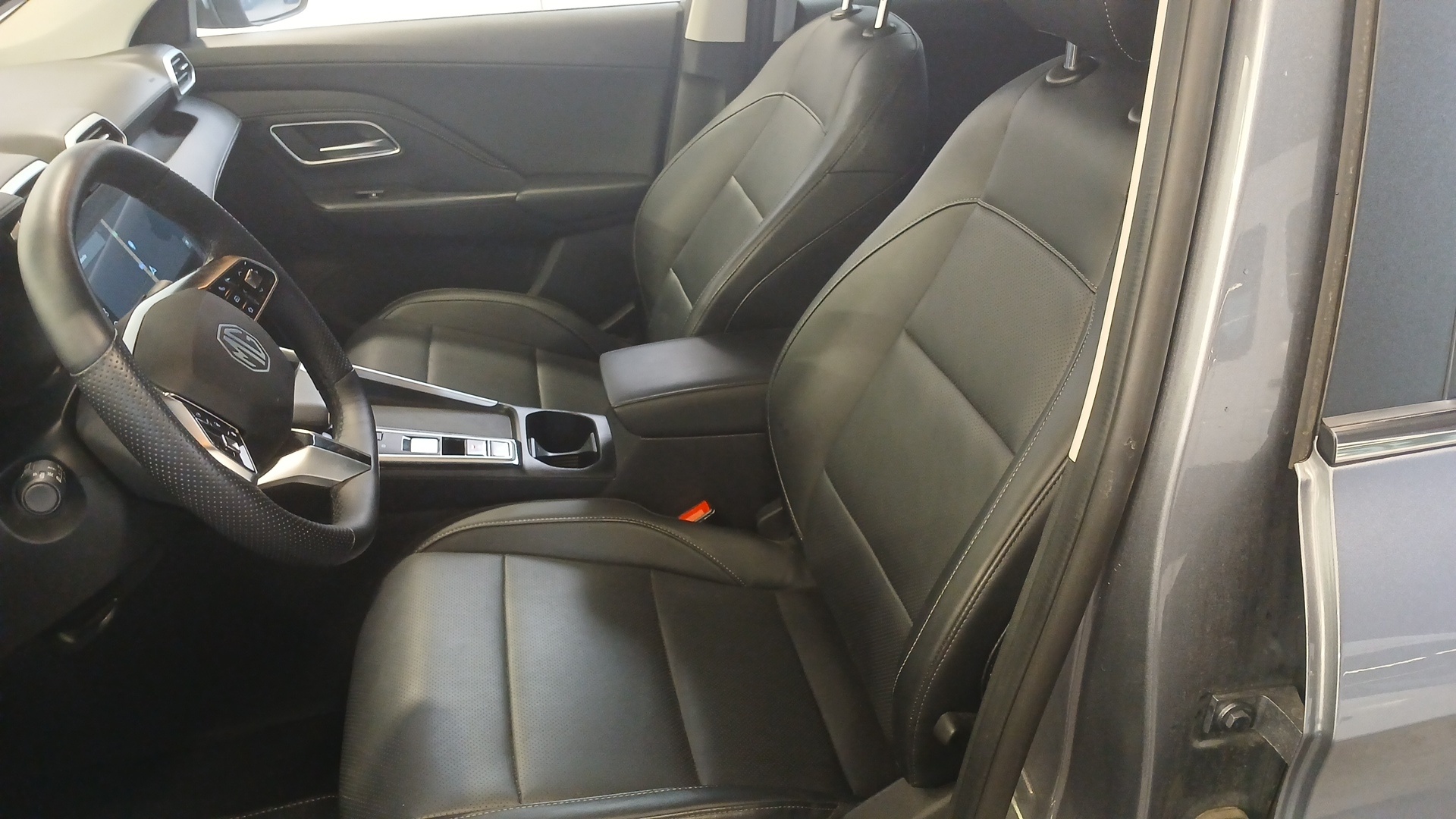 MG ZS 1.5 L Hybrid+ 197 ch Luxury