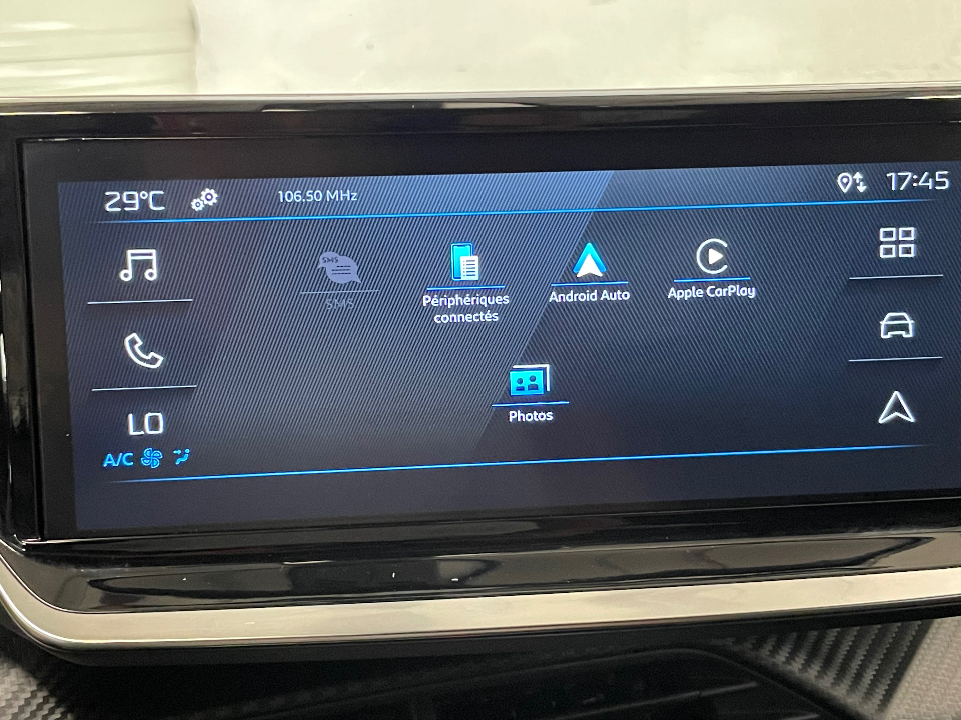 PEUGEOT 2008 Hybrid 145 e-DCS6 Style