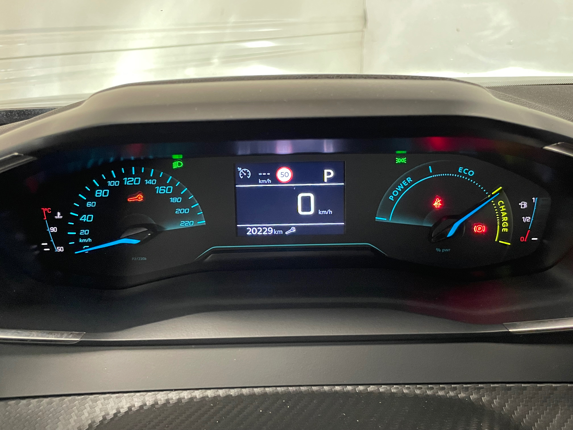 PEUGEOT 2008 Hybrid 145 e-DCS6 Style