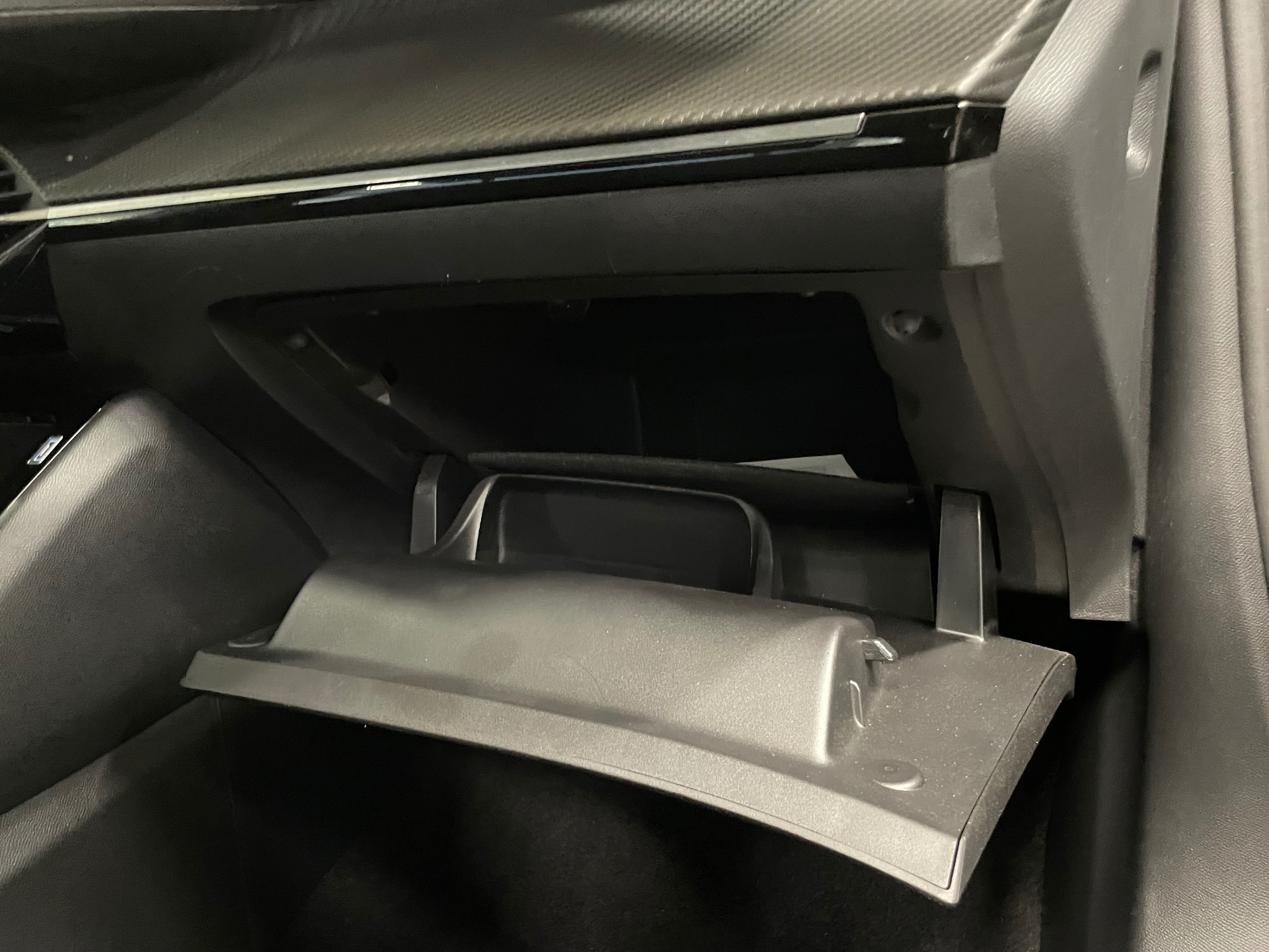 PEUGEOT 2008 Hybrid 145 e-DCS6 Style