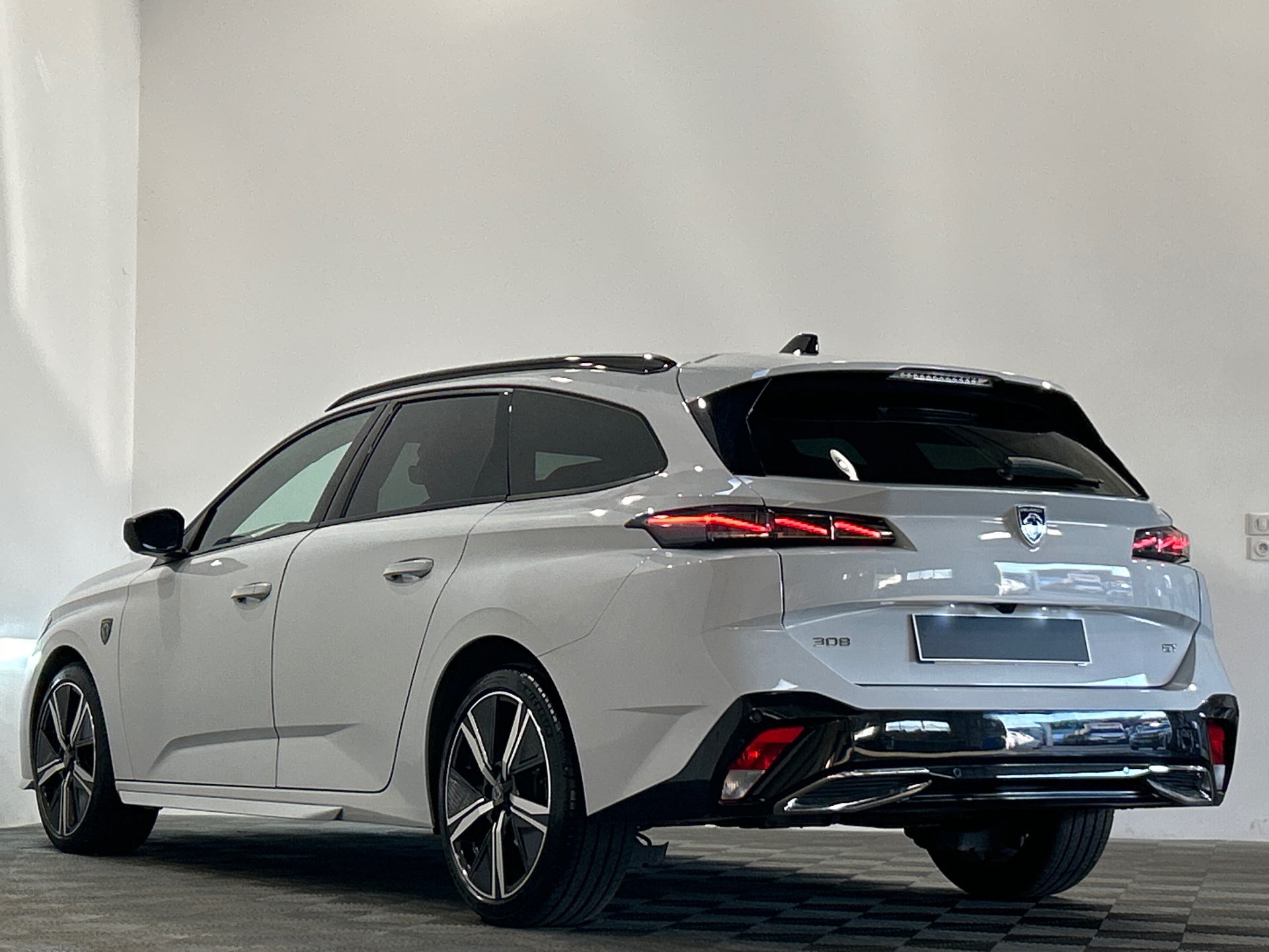 PEUGEOT 308 SW BlueHDi 130ch S&S EAT8 GT