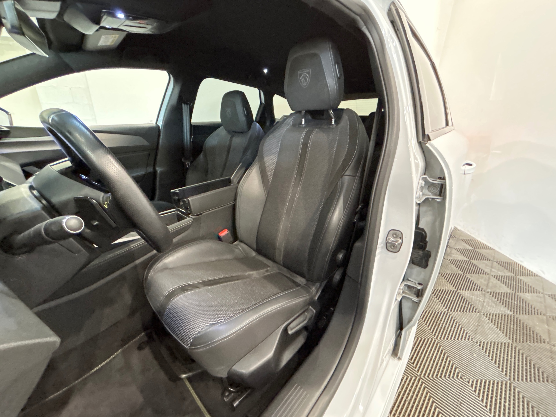 PEUGEOT 308 SW BlueHDi 130ch S&S EAT8 GT