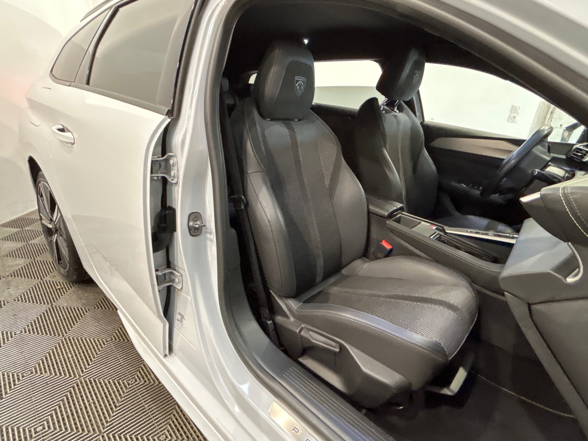 PEUGEOT 308 SW BlueHDi 130ch S&S EAT8 GT
