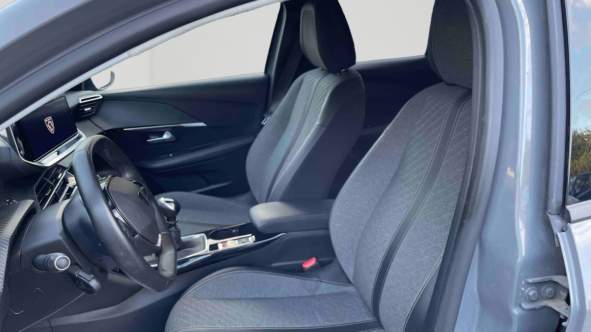 PEUGEOT 208 PureTech 100 S&S BVM6 Allure