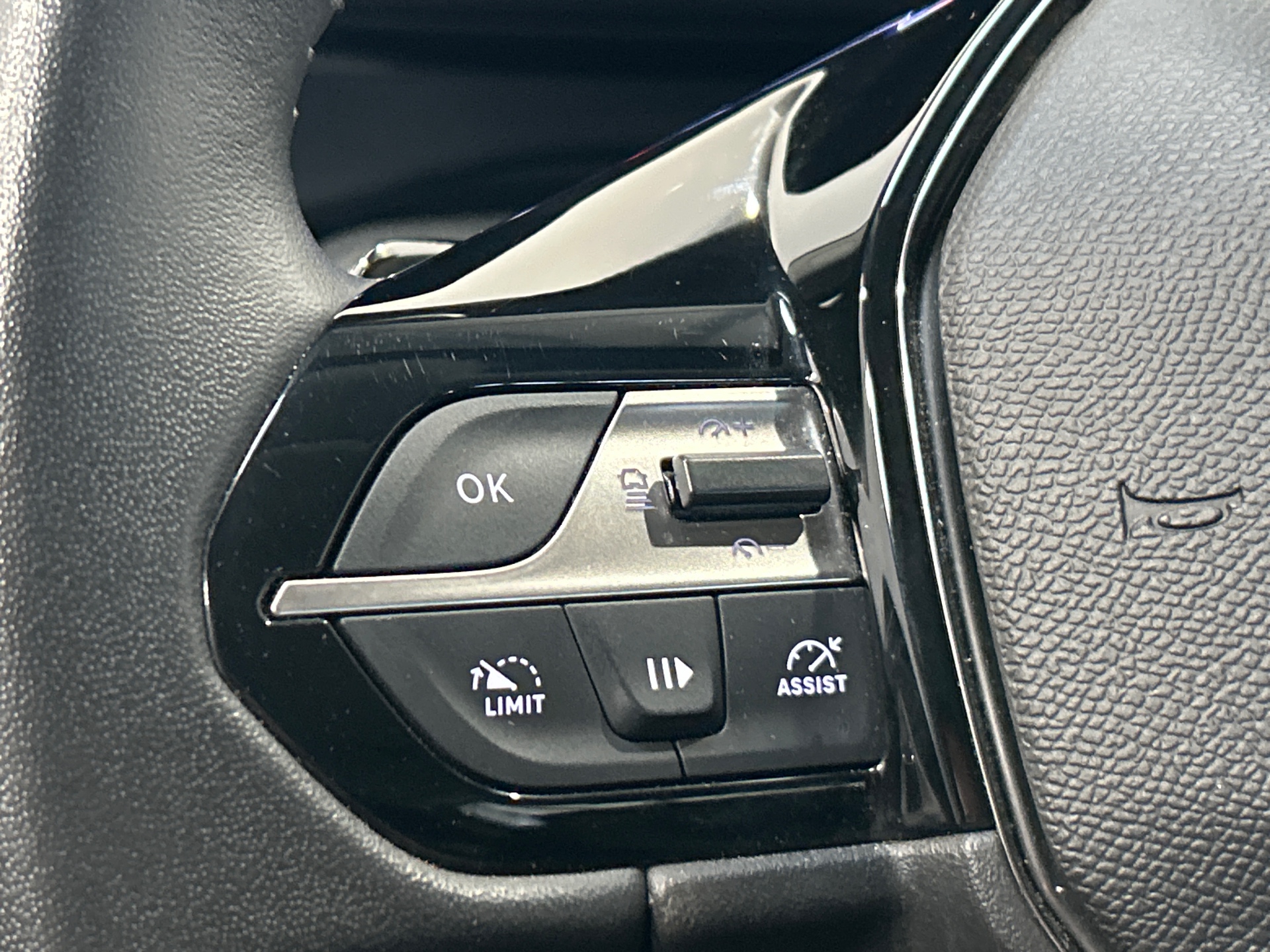 PEUGEOT 308 ACTIVE PACK PTECH130 S&S EAT8