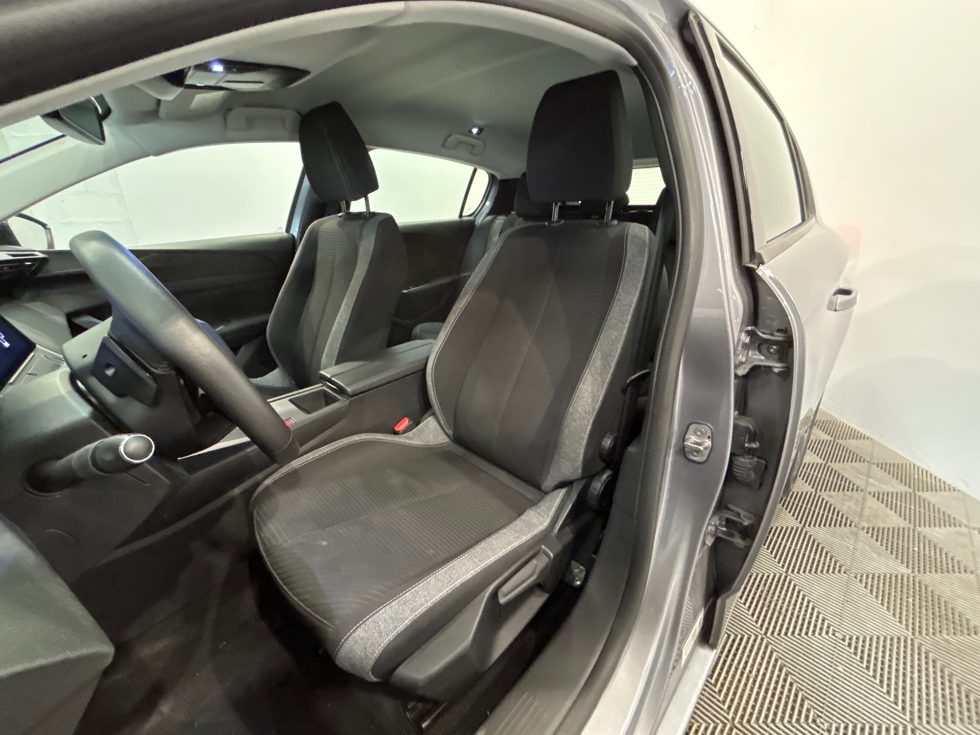 PEUGEOT 308 ACTIVE PACK PTECH130 S&S EAT8