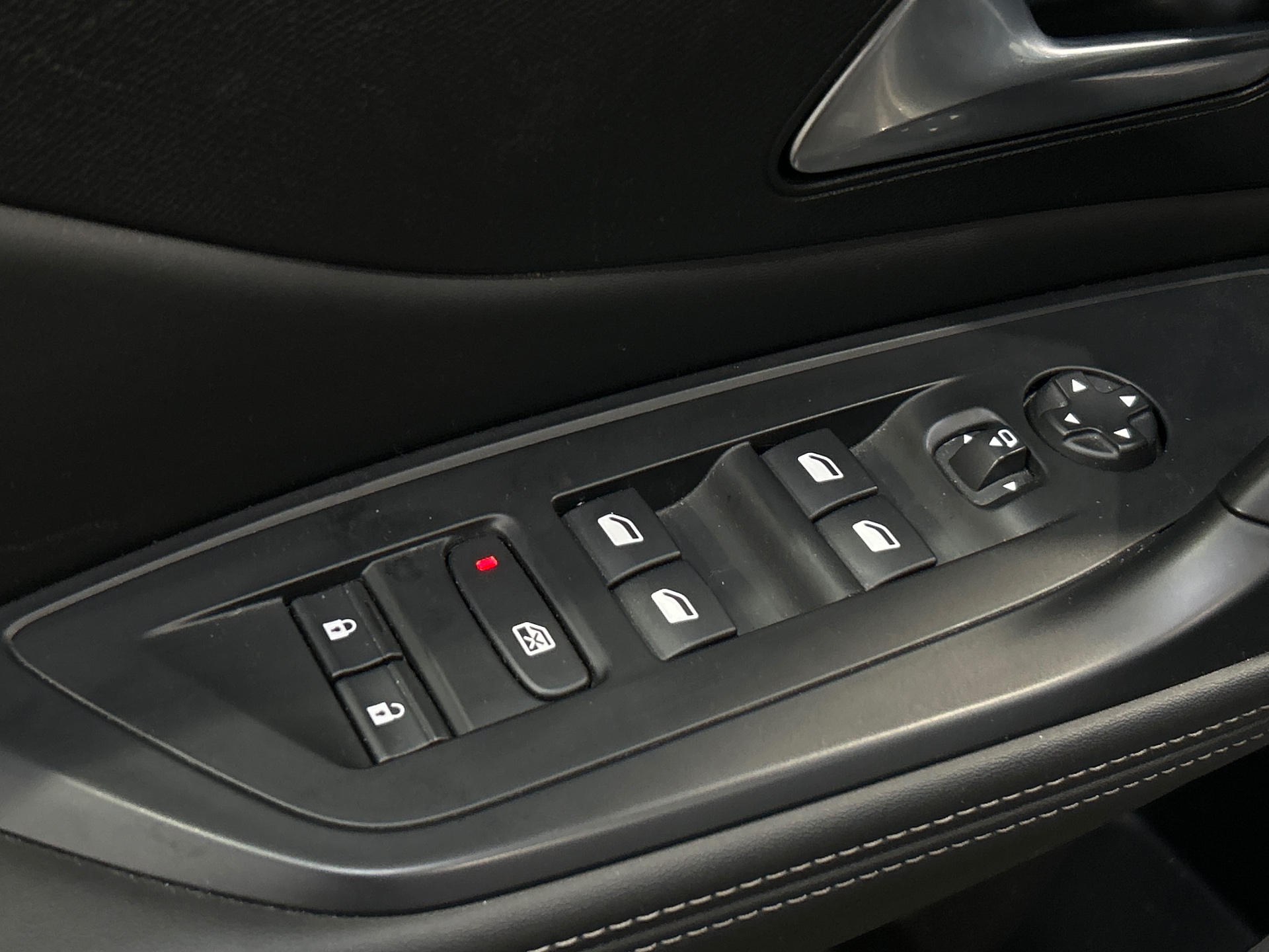 PEUGEOT 408 ALLURE PURETECH 130 S&S EAT8