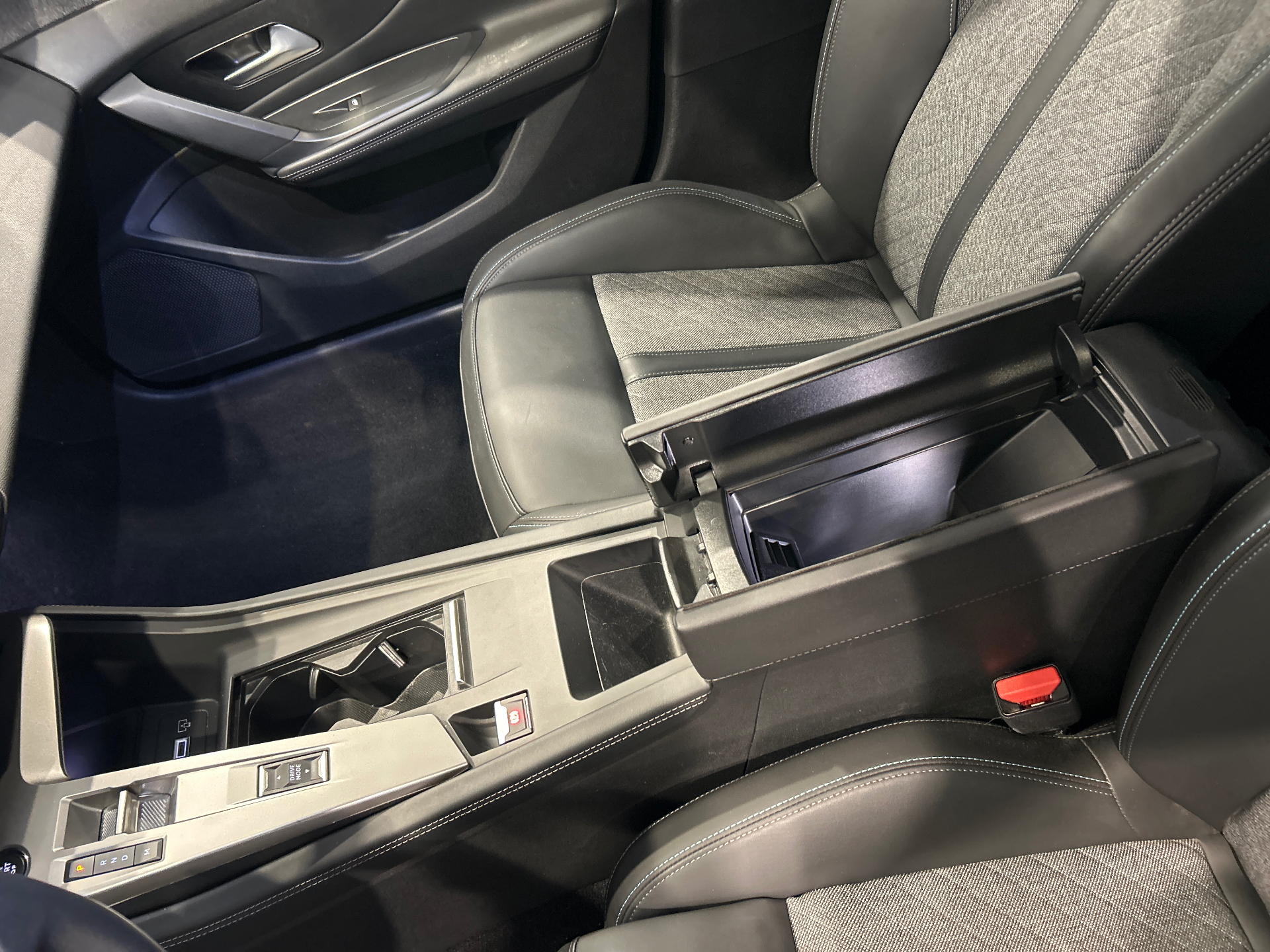 PEUGEOT 408 ALLURE PURETECH 130 S&S EAT8