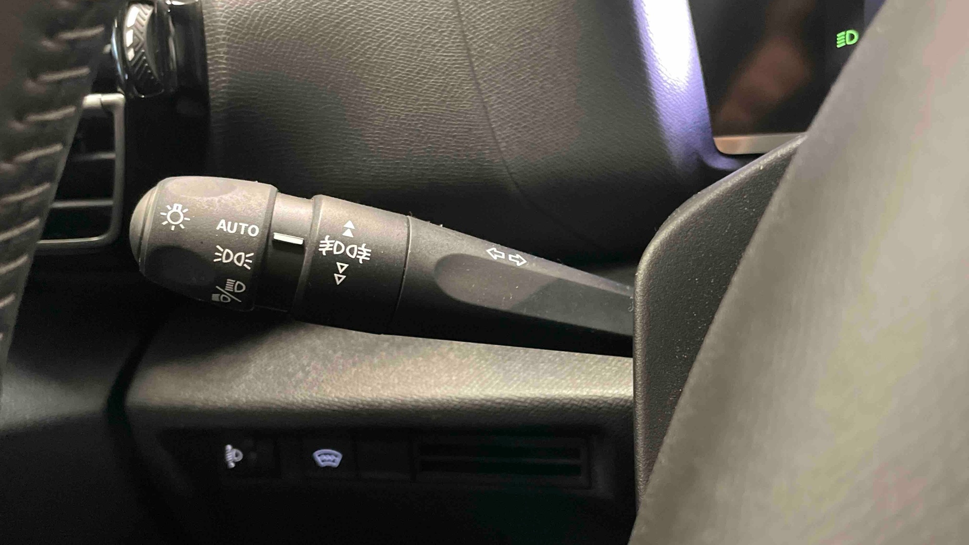 CITROEN C4 PureTech 130 BVM6 Plus