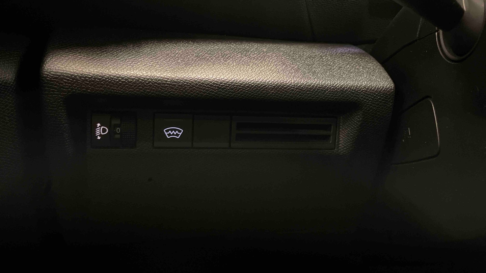CITROEN C4 PureTech 130 BVM6 Plus