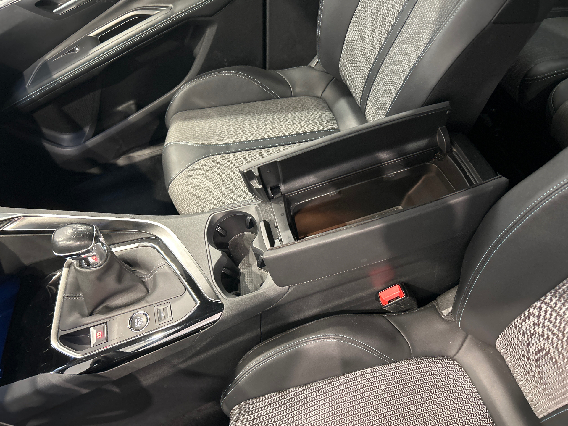 PEUGEOT 5008 ALLURE PK PTECH 130 S&S BVM6