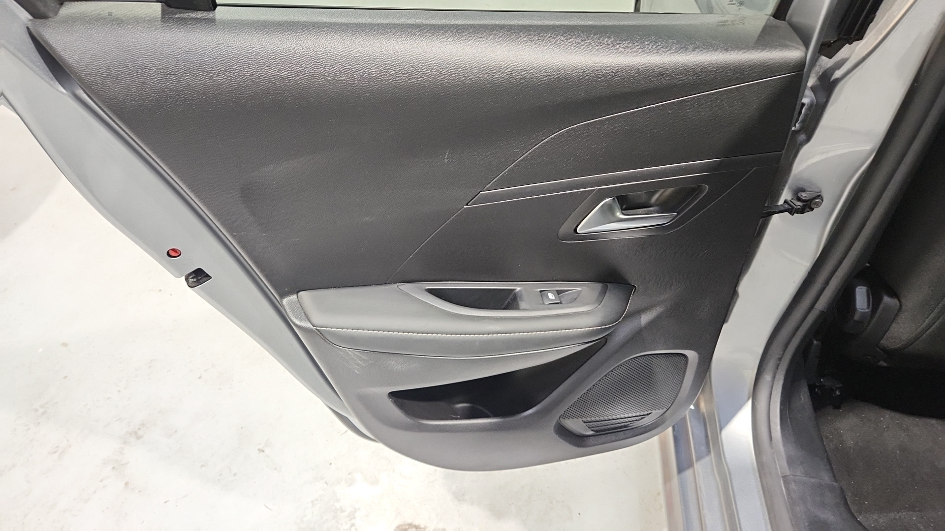 PEUGEOT 208 PureTech 100 S&S BVM6 Allure - 5P