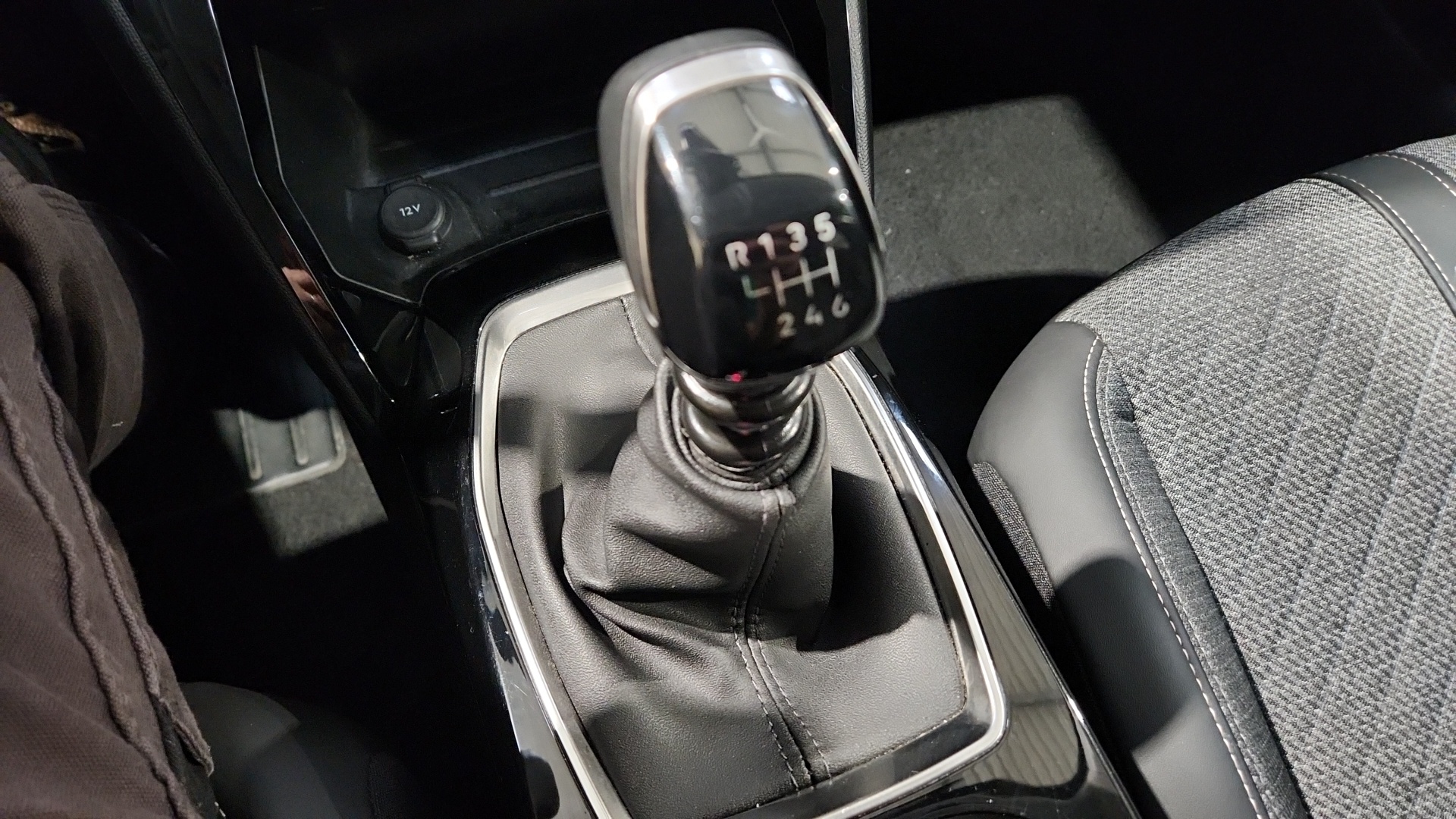 PEUGEOT 208 PureTech 100 S&S BVM6 Allure - 5P