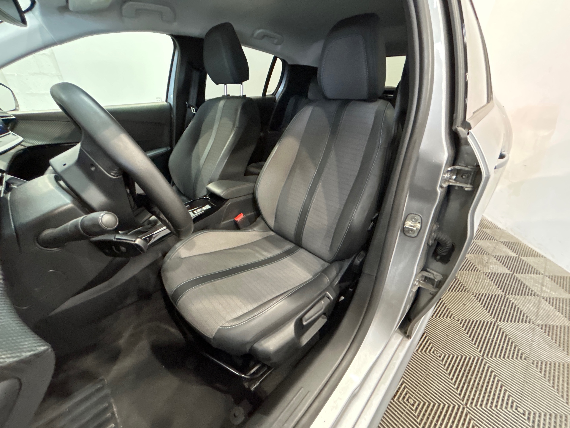 PEUGEOT 208 ALLURE PACK PURETECH 100 S&S BVM6